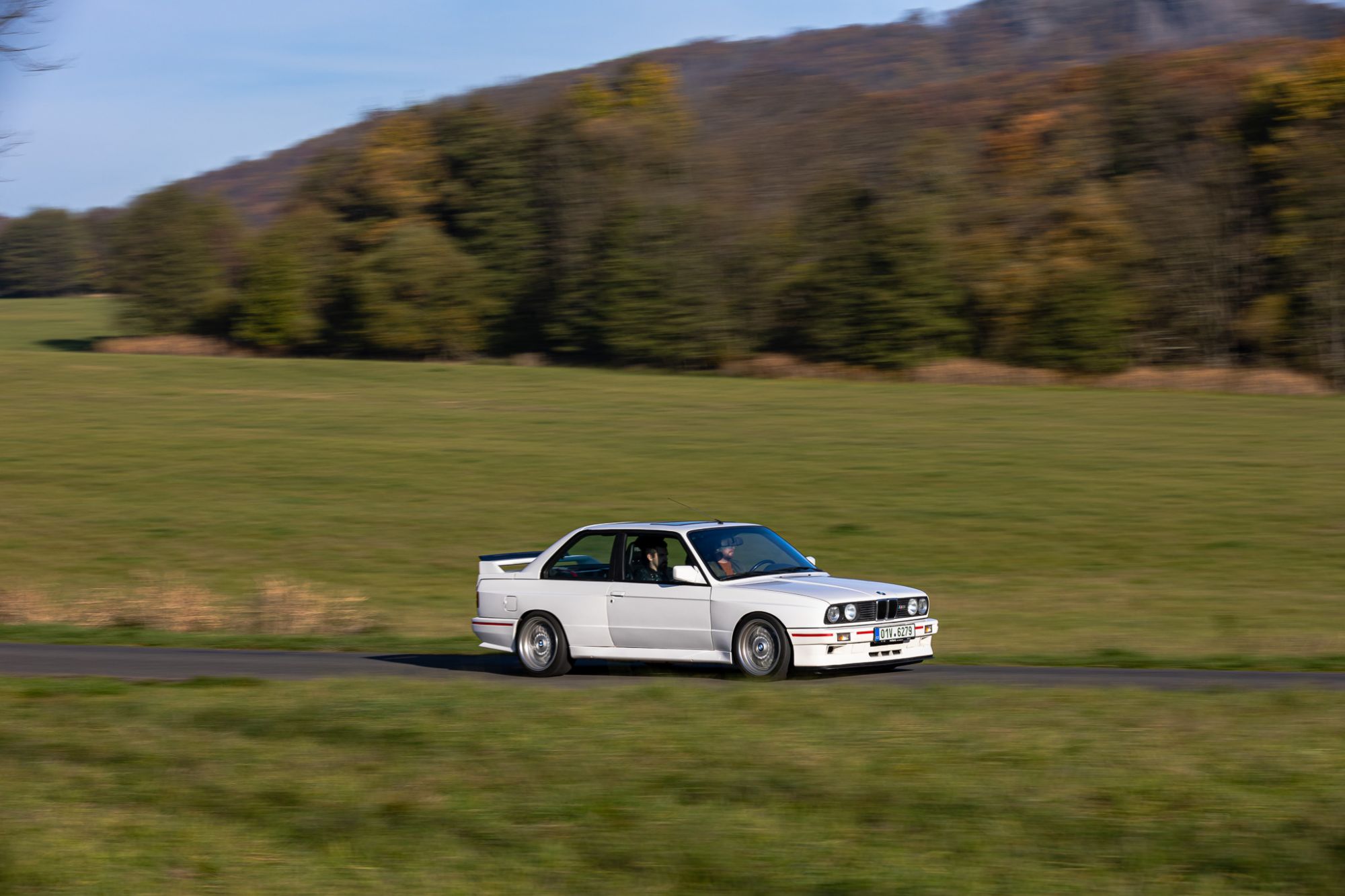 BMW e30 M3 (lightroom)-14