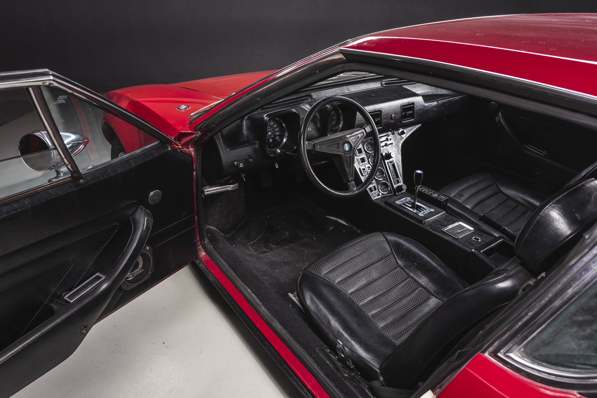 DeTomaso Pantera _44