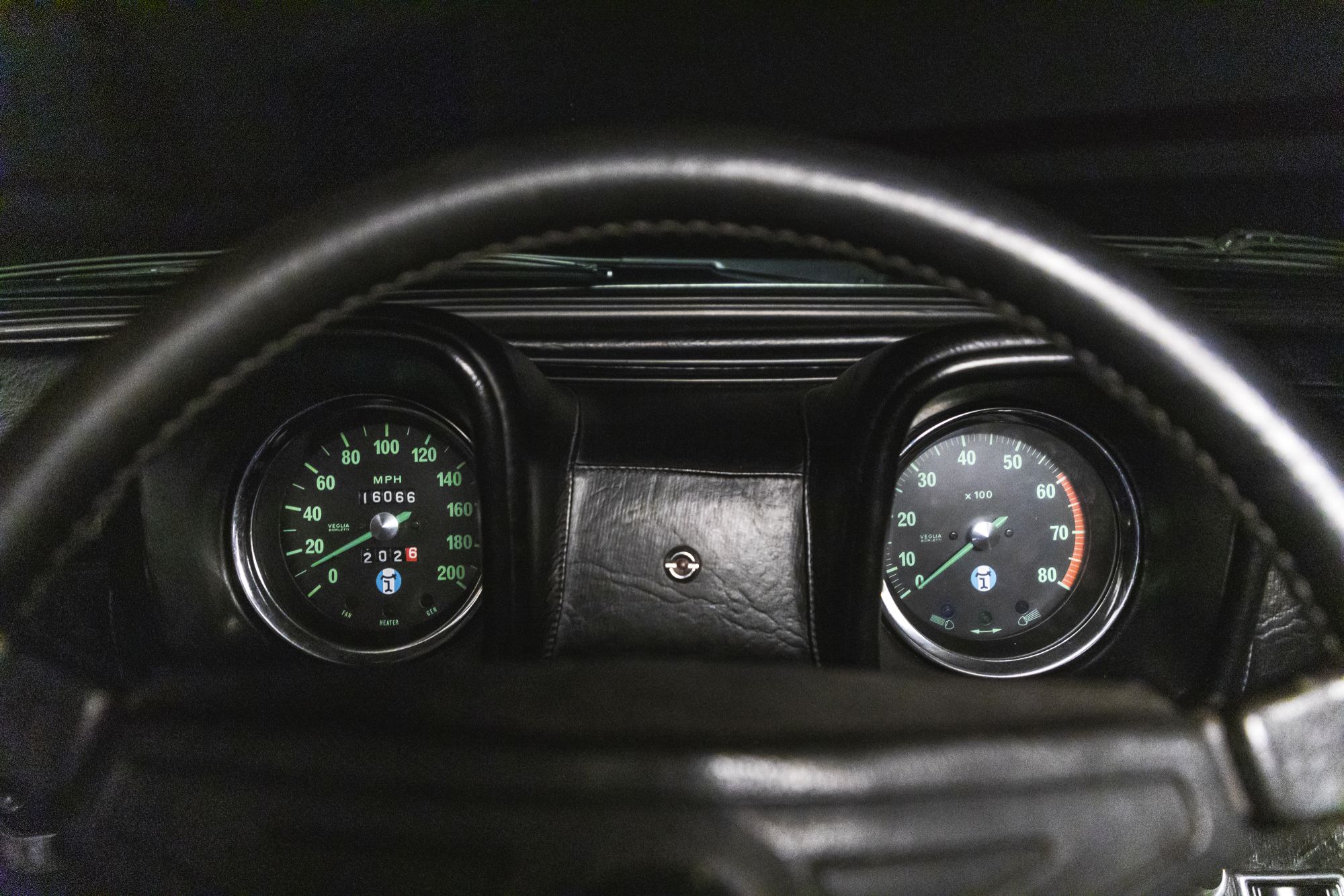 DeTomaso Pantera _48