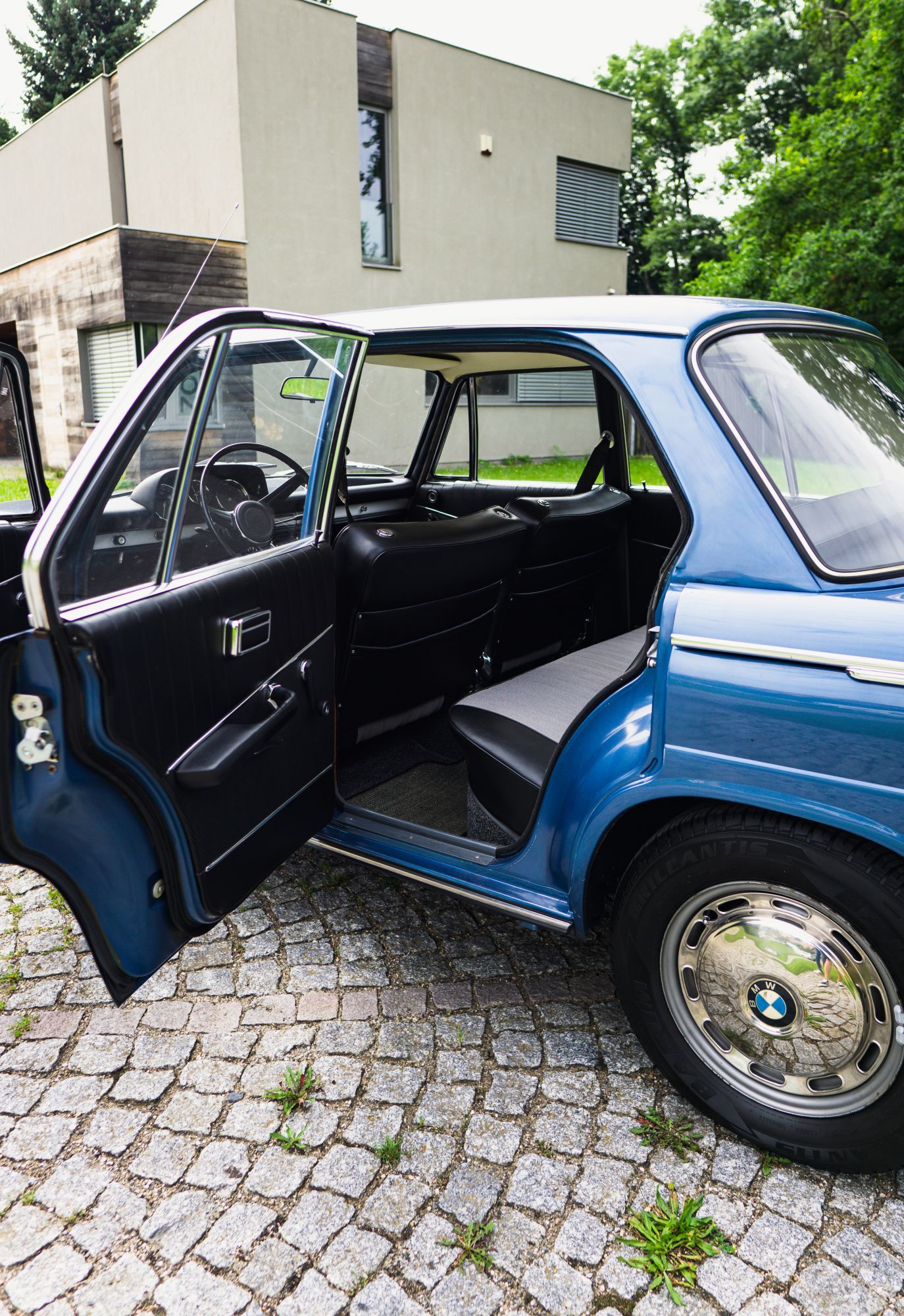 E1B1EFD7-9FEB-465B-BE6E-2DDEE1586560