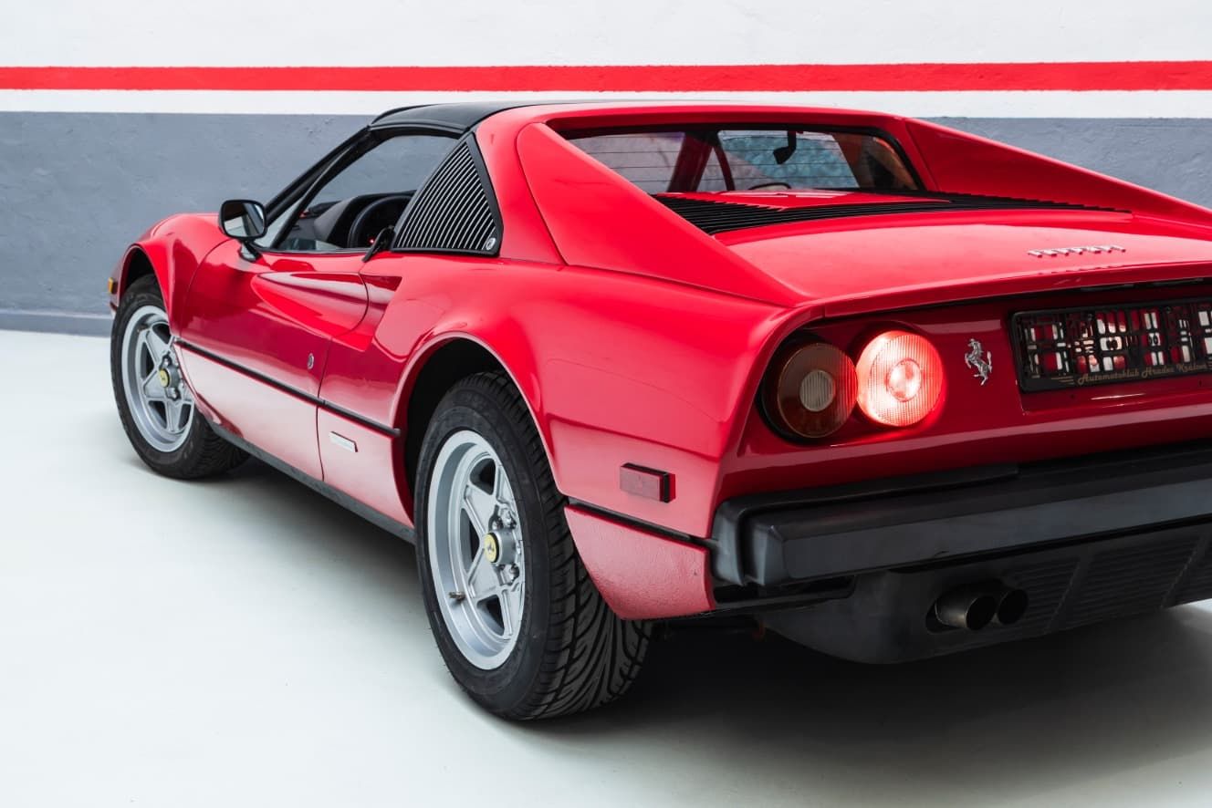 Ferrari 308GTSi_1