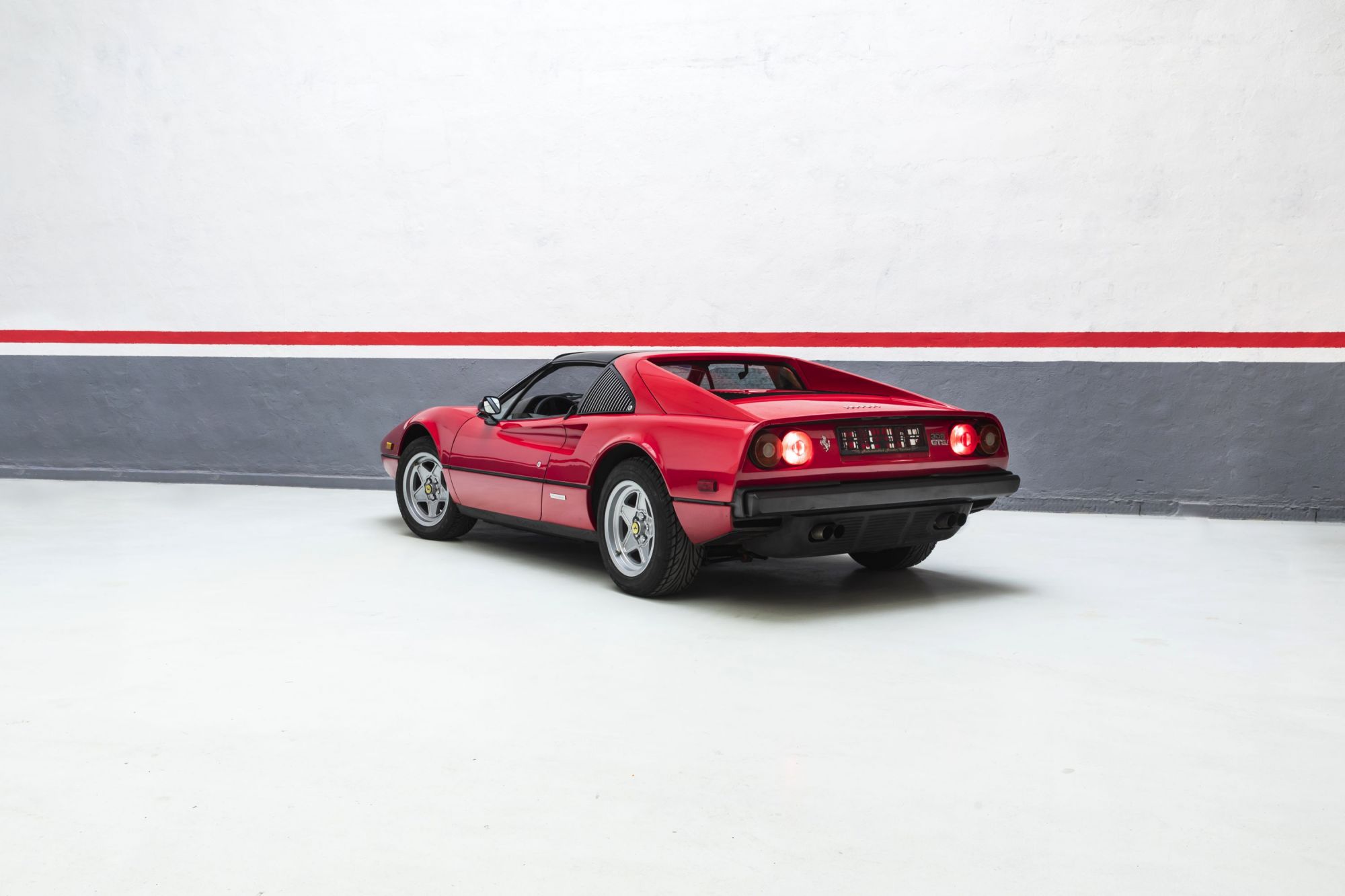 ferrari-308gtsi.jpg