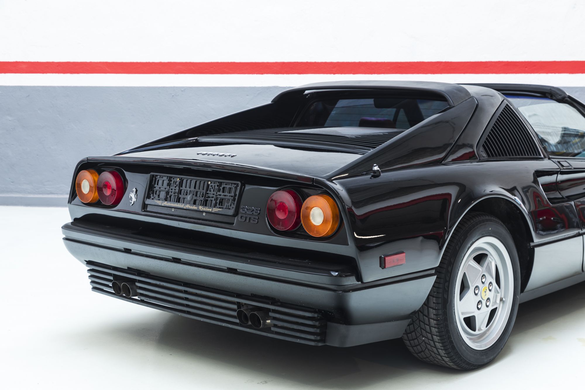 Ferrari 328GTSi_35