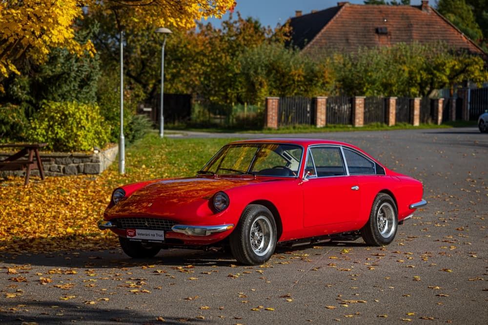 Ferrari 365 2+2_110