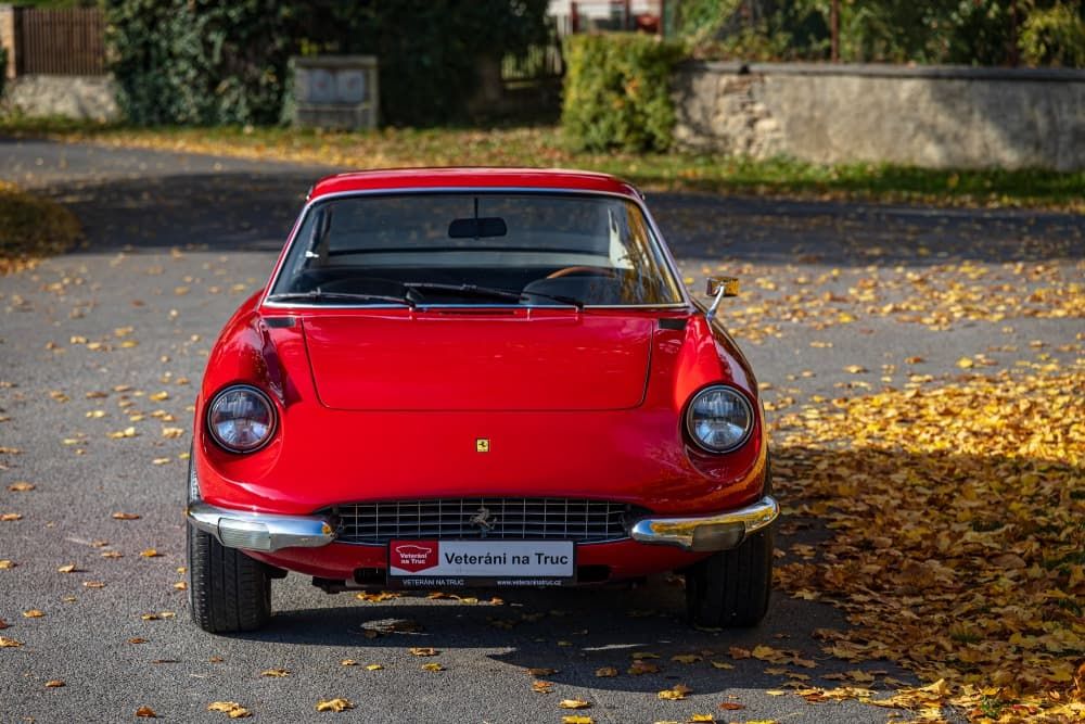 Ferrari 365 2+2_81