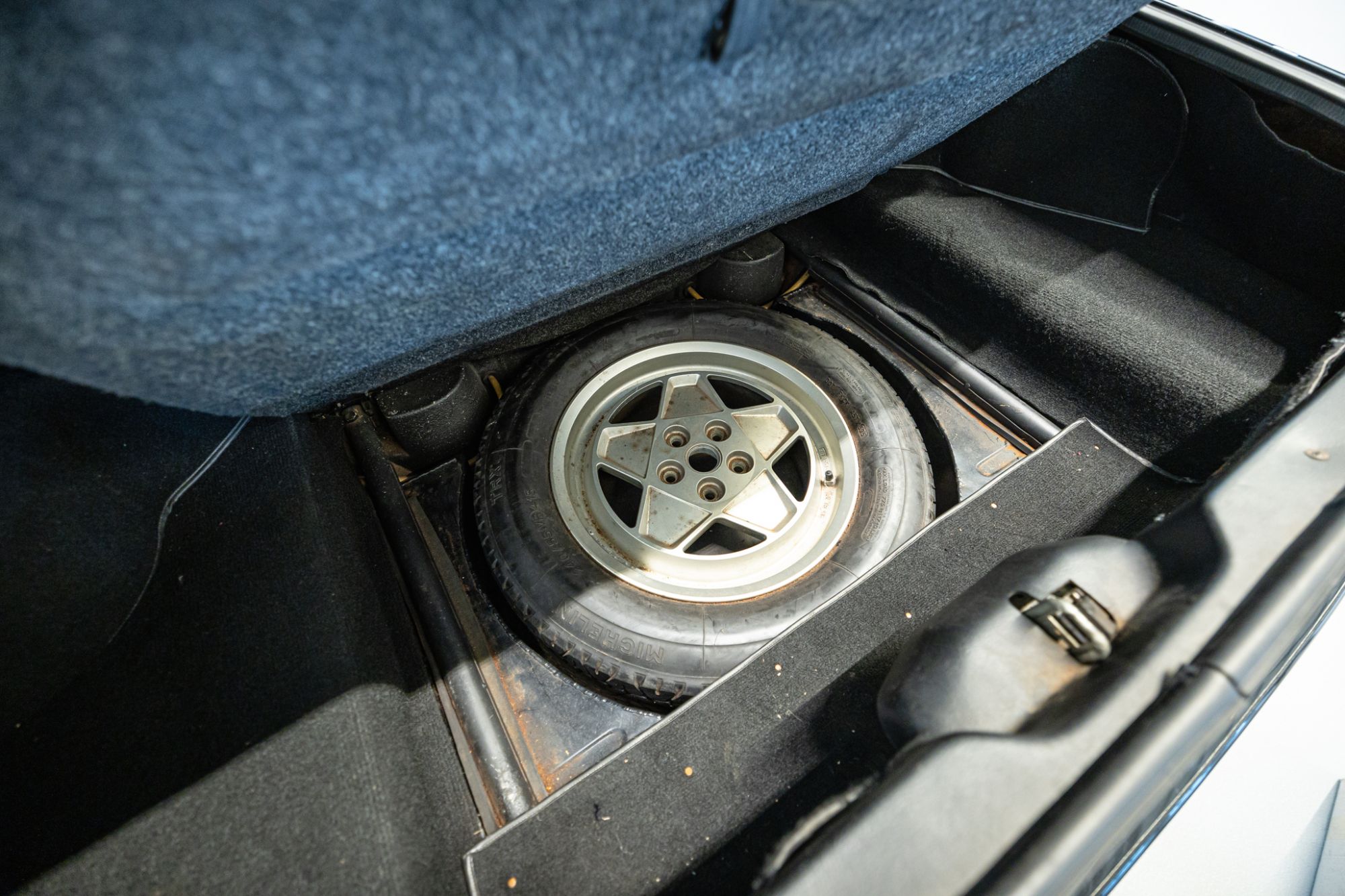 Ferrari 412 low_46.JPG