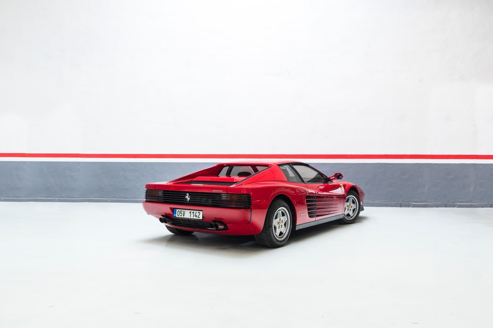 ferrari-testarossa-2.jpg