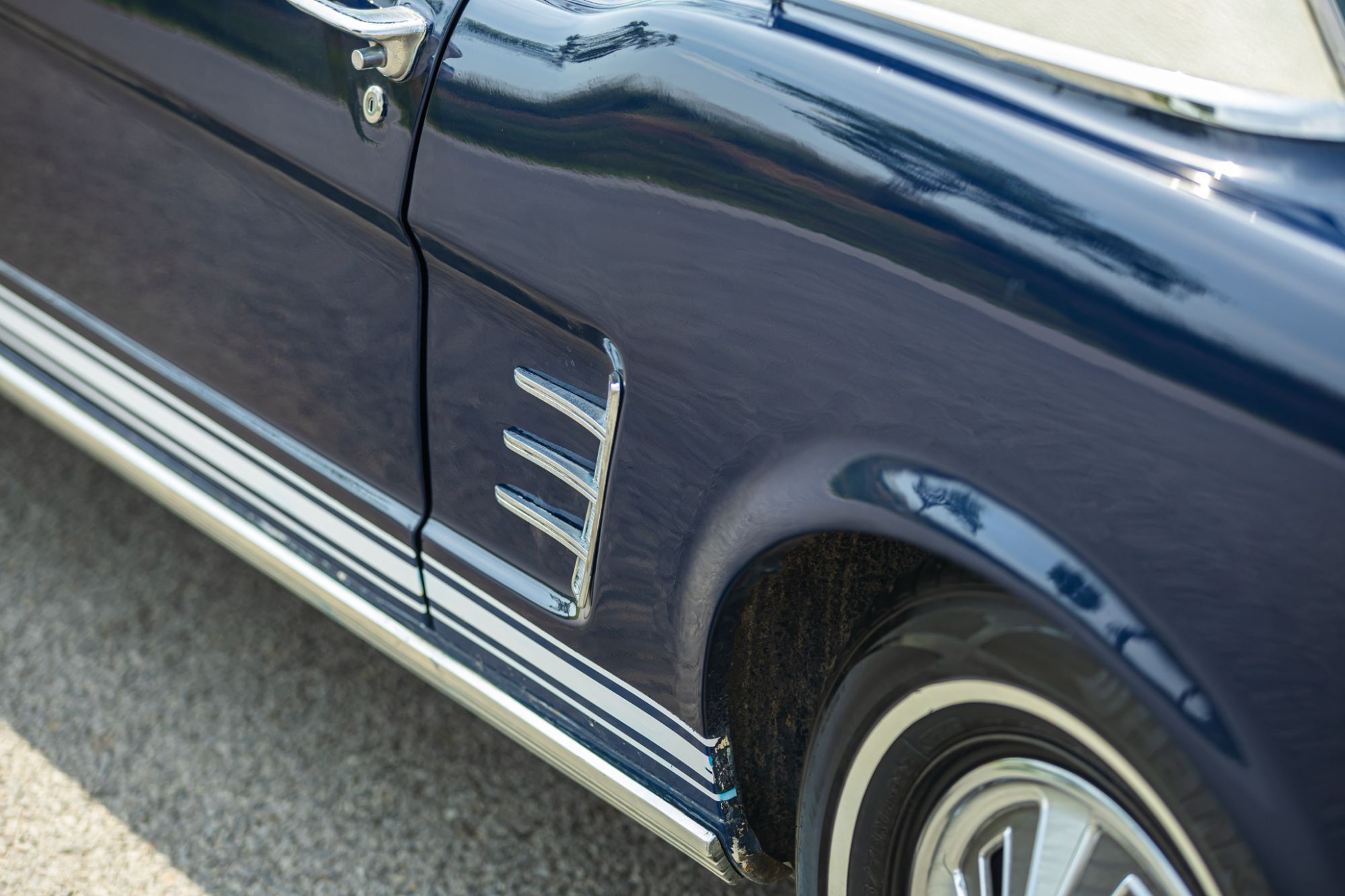 ford-mustang-low-14-ynws