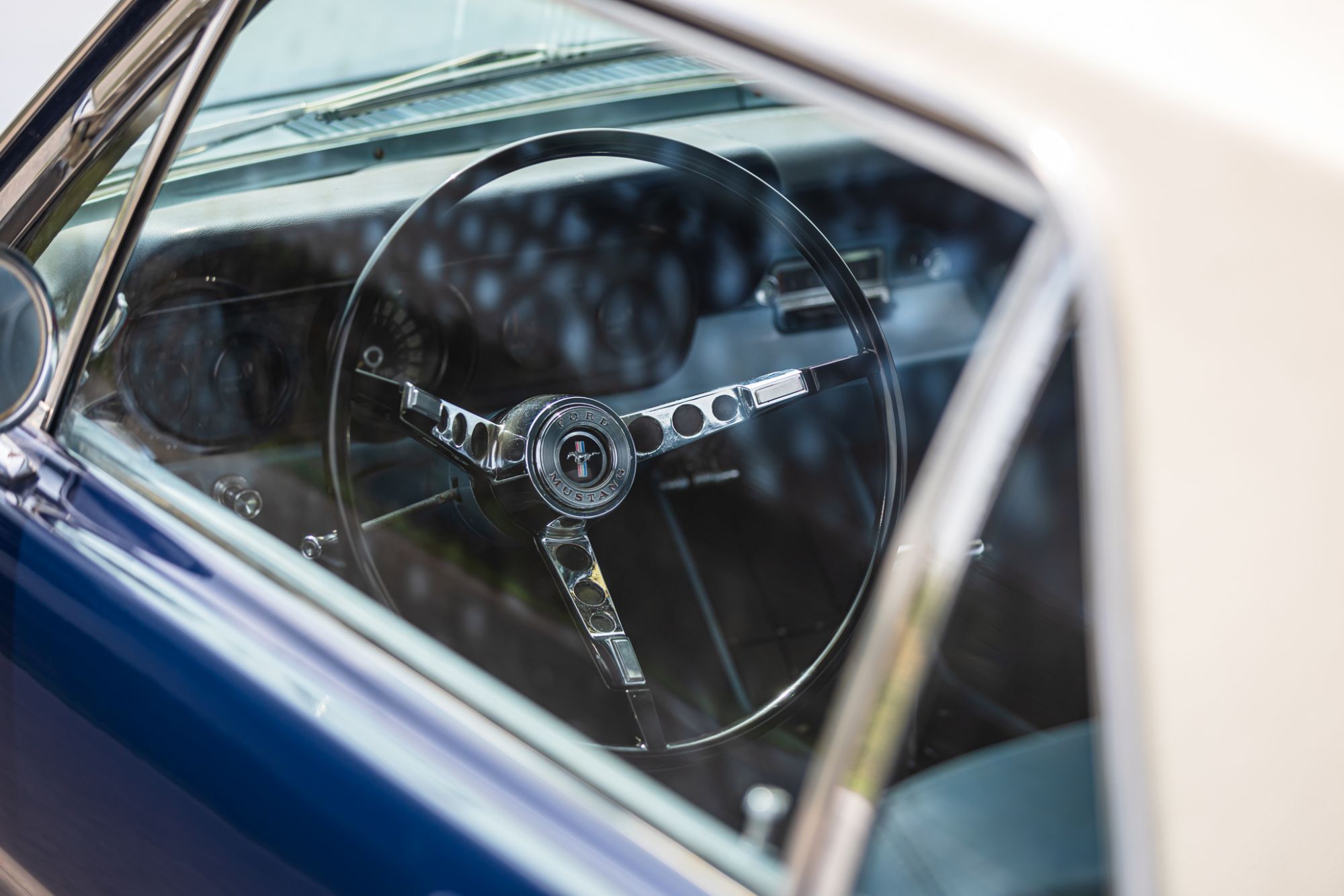 ford-mustang-low-17-hgkv