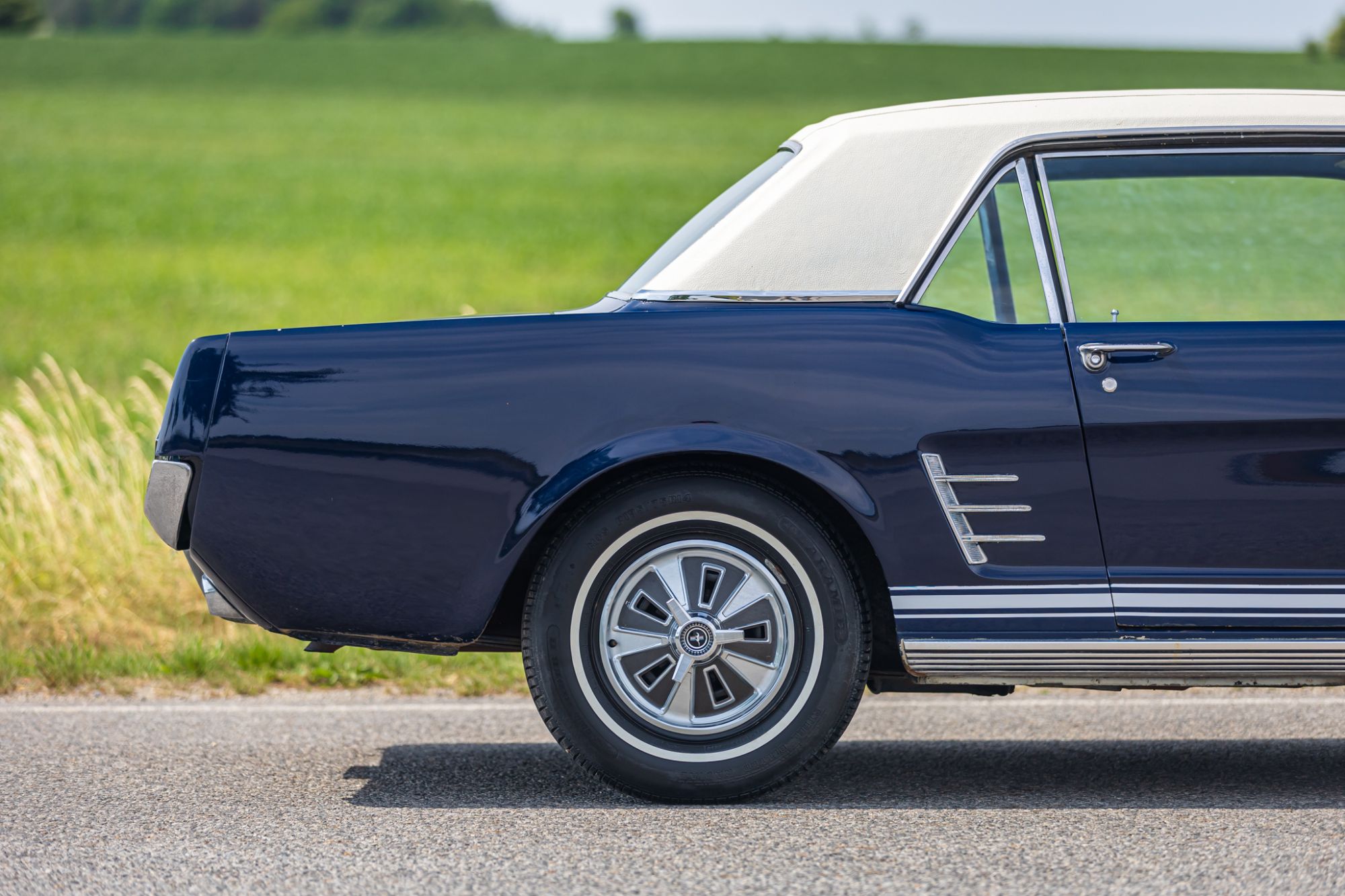 ford-mustang-low-27-x63y