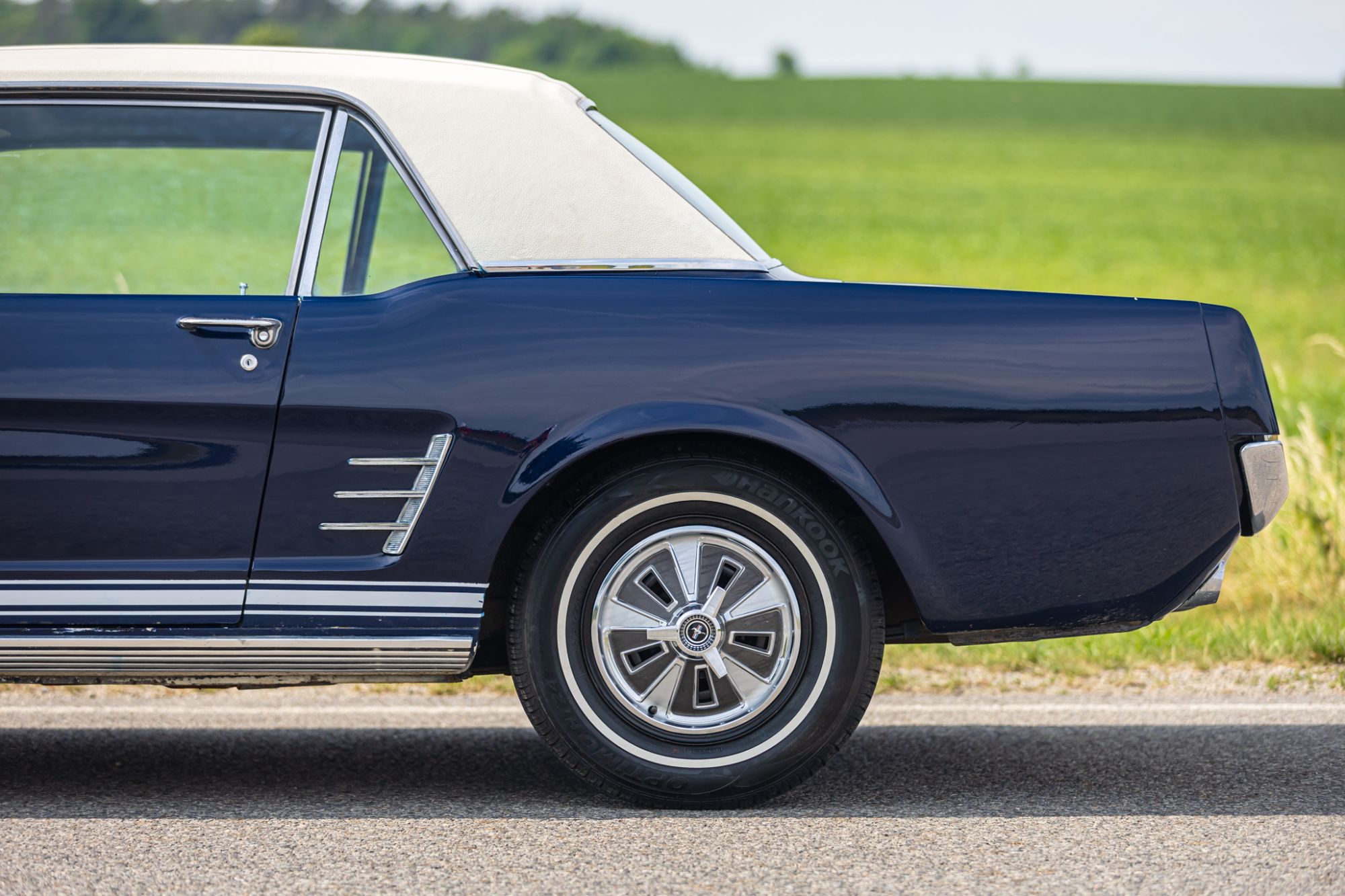 ford-mustang-low-4-xp5d