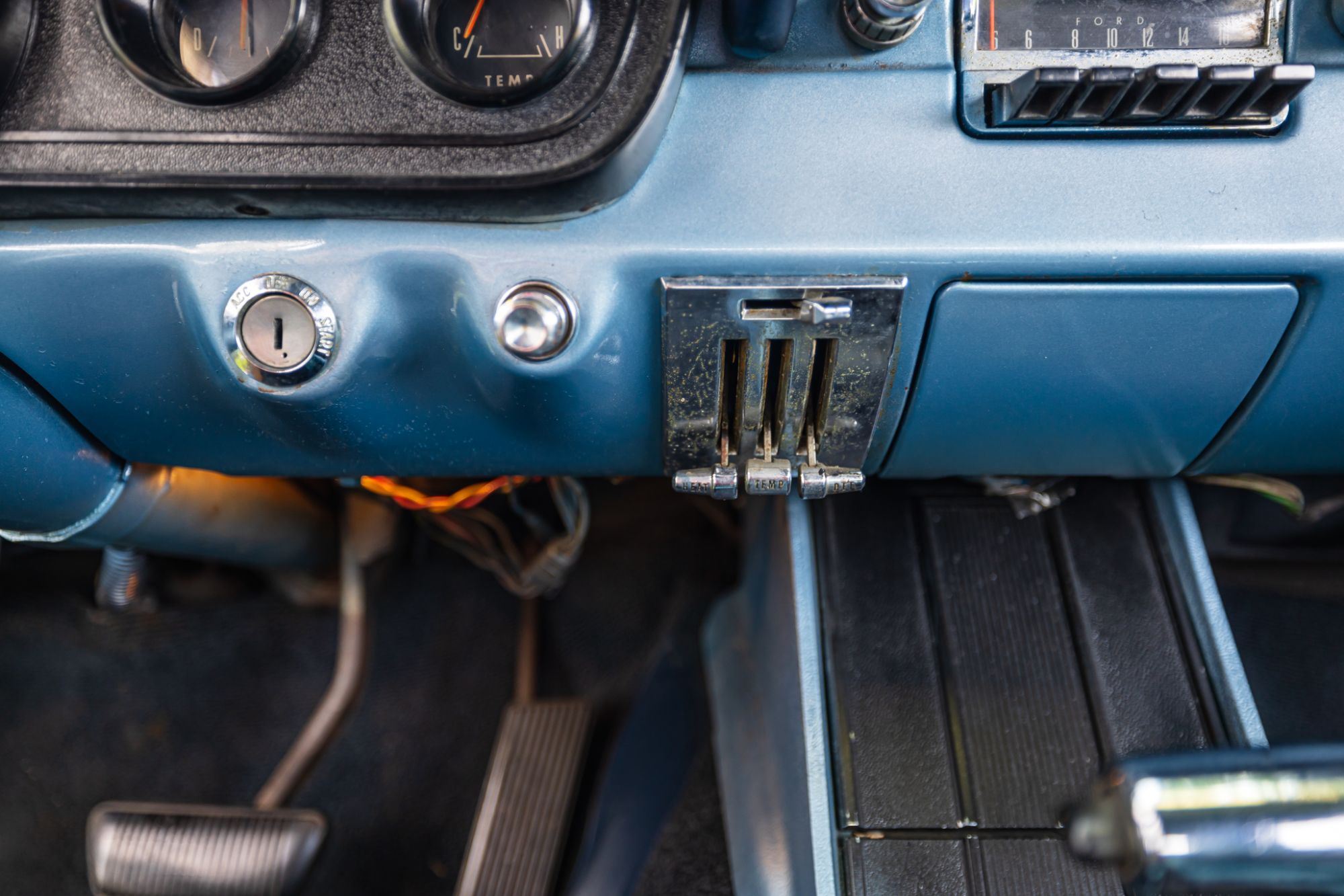 ford-mustang-low-42-ve0h