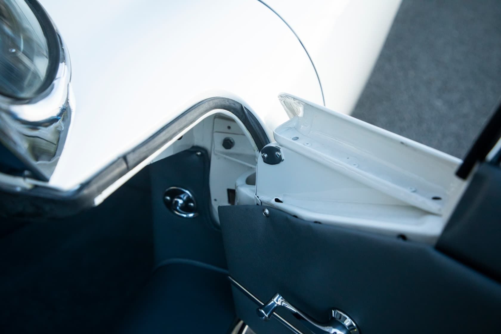 Jaguar E-type convertible bila _103