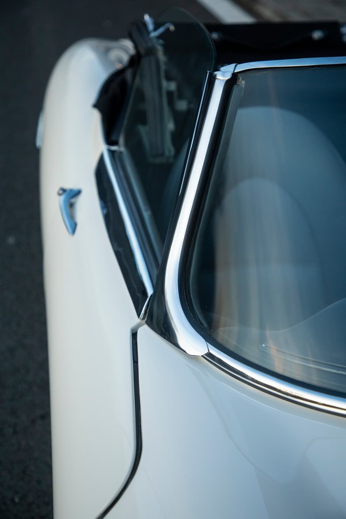 Jaguar E-type convertible bila _105