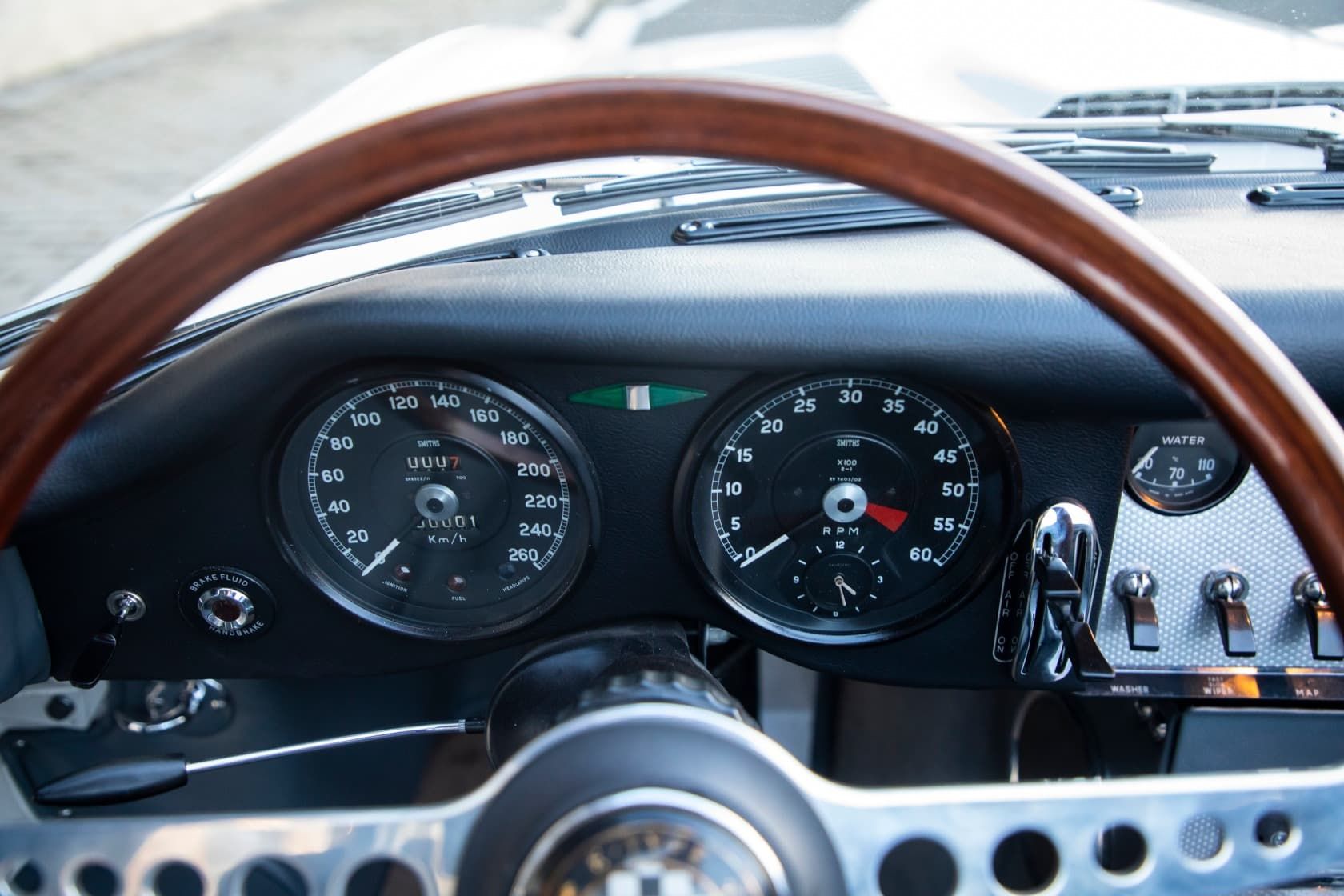 Jaguar E-type convertible bila _119