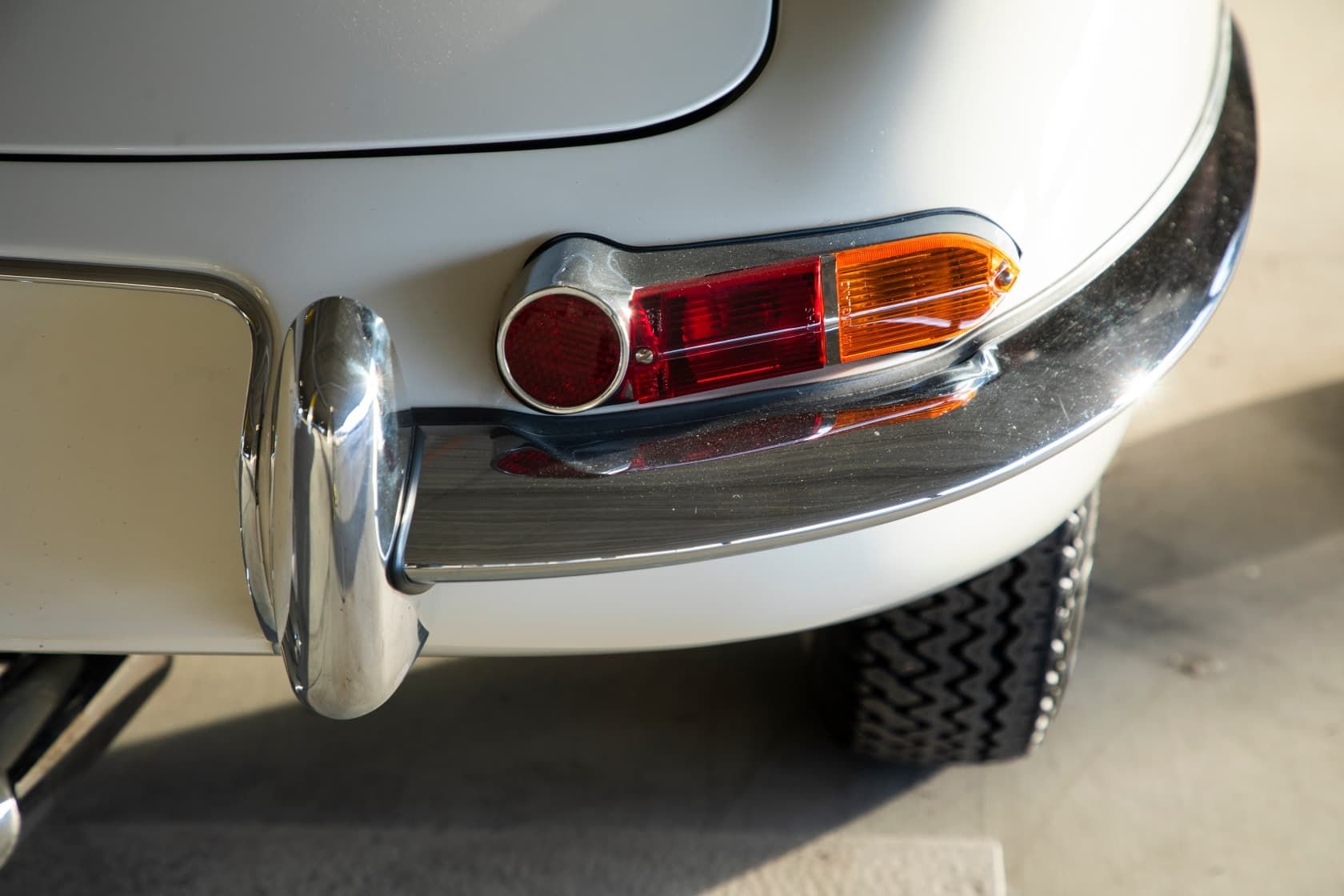 Jaguar E-type convertible bila _14