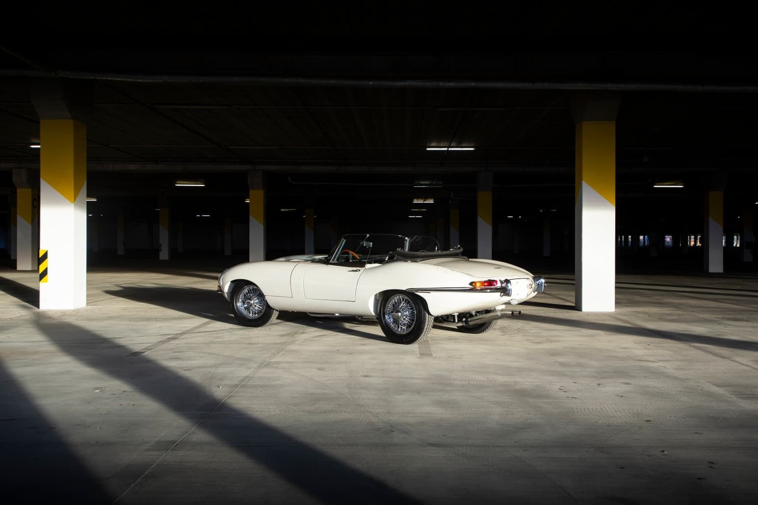 Jaguar E-type convertible bila _37
