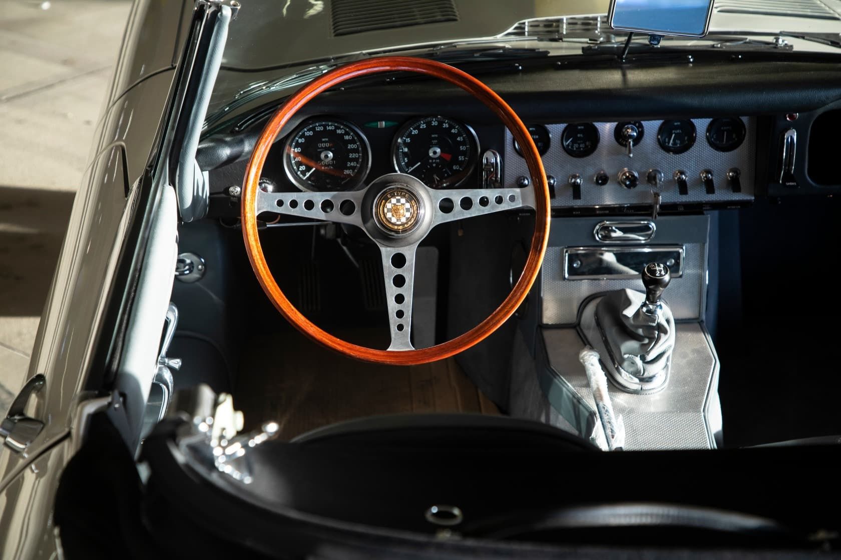 Jaguar E-type convertible bila _57