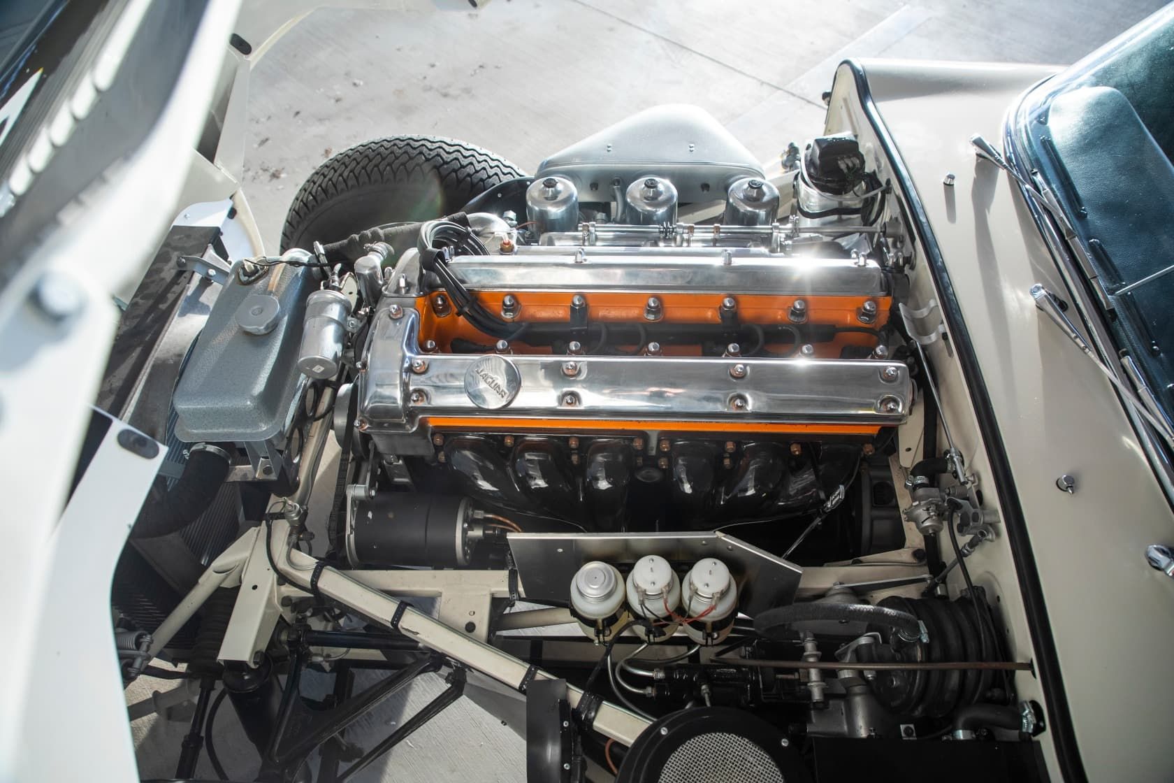 Jaguar E-type convertible bila _74