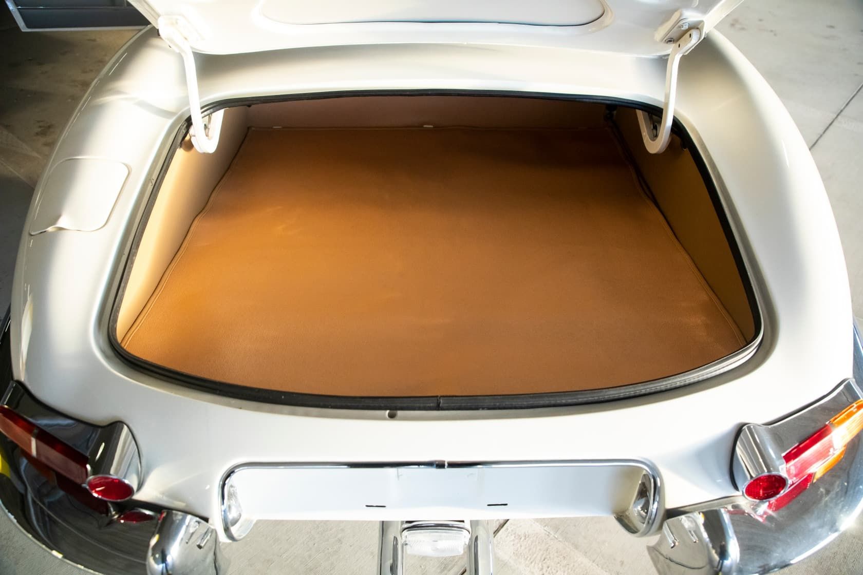 Jaguar E-type convertible bila _87