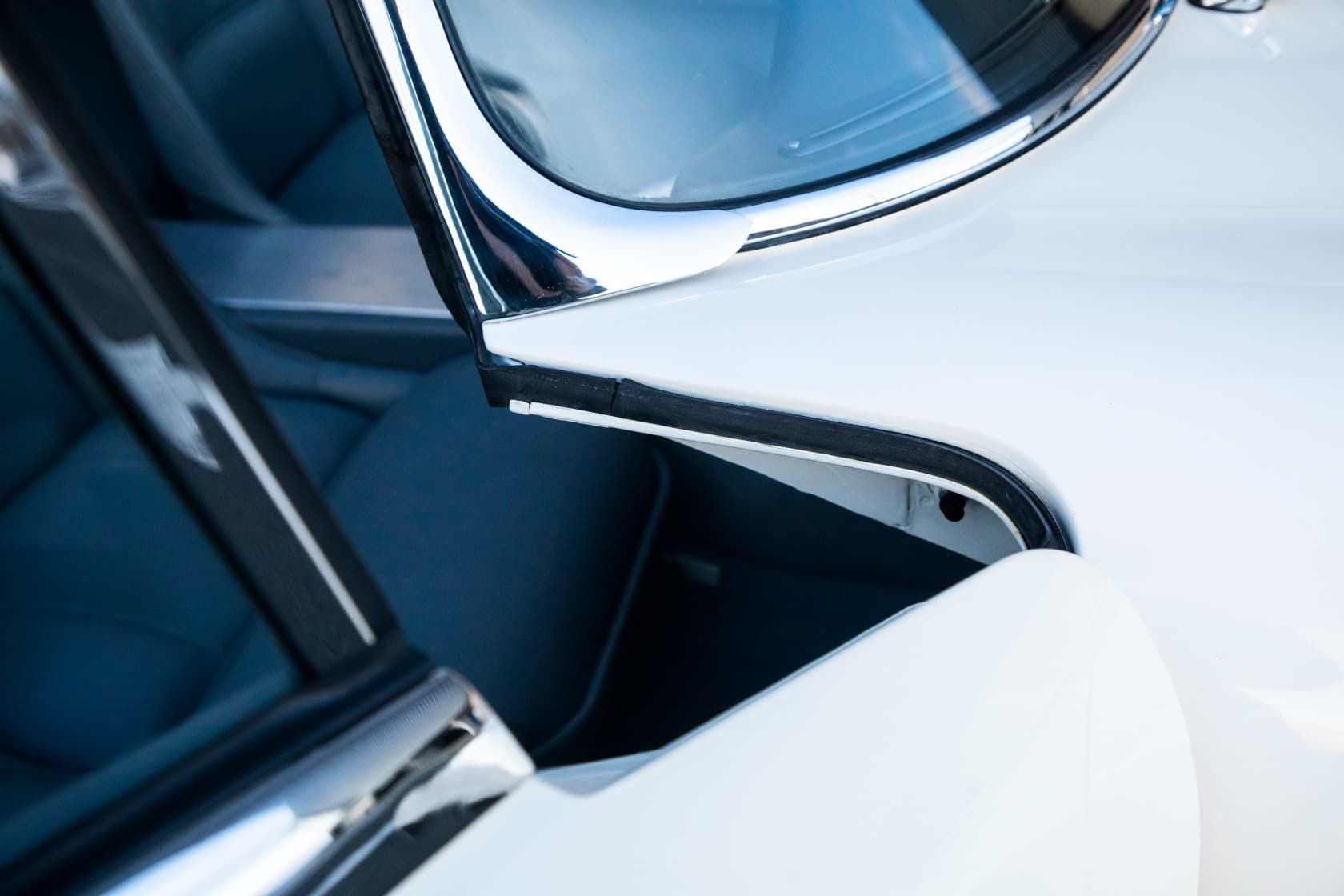 Jaguar E-type convertible bila _95