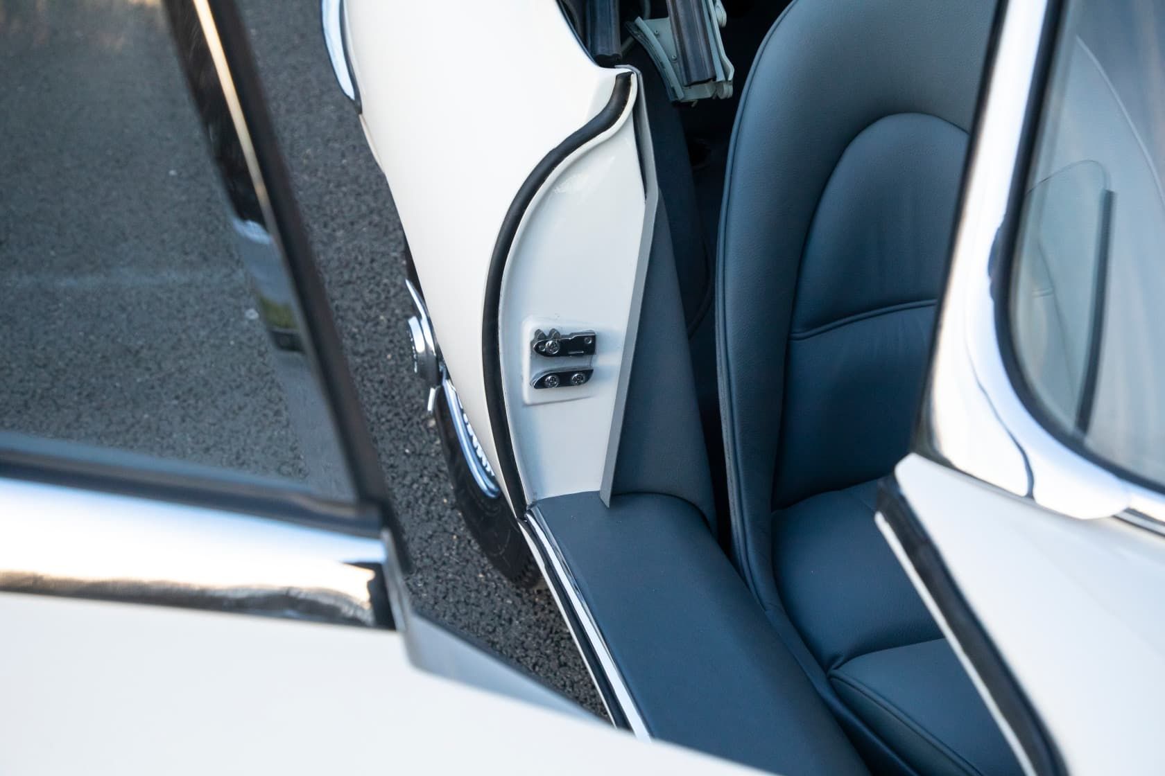 Jaguar E-type convertible bila _96