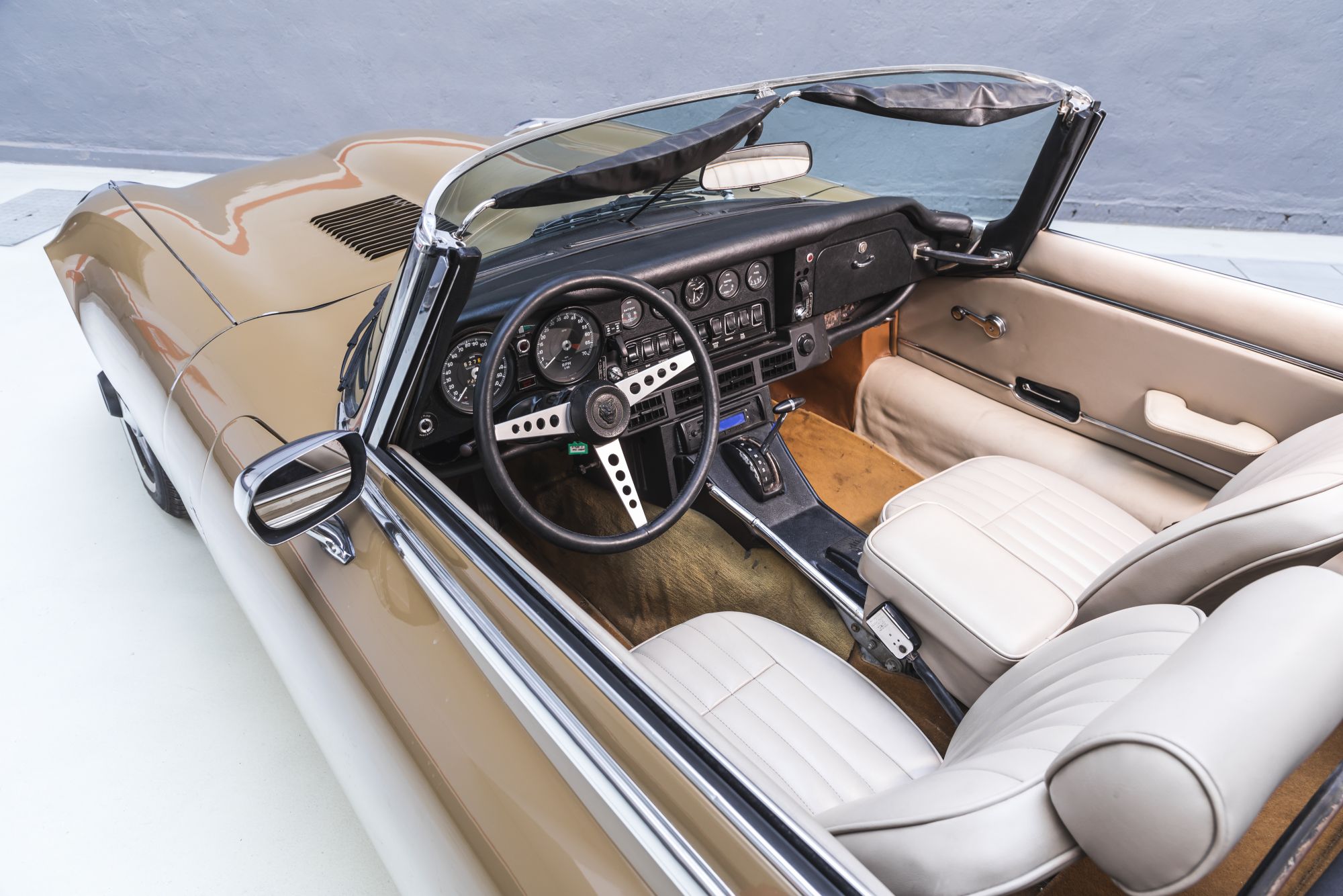 Jaguar E-type V12 - Auctomobile_15