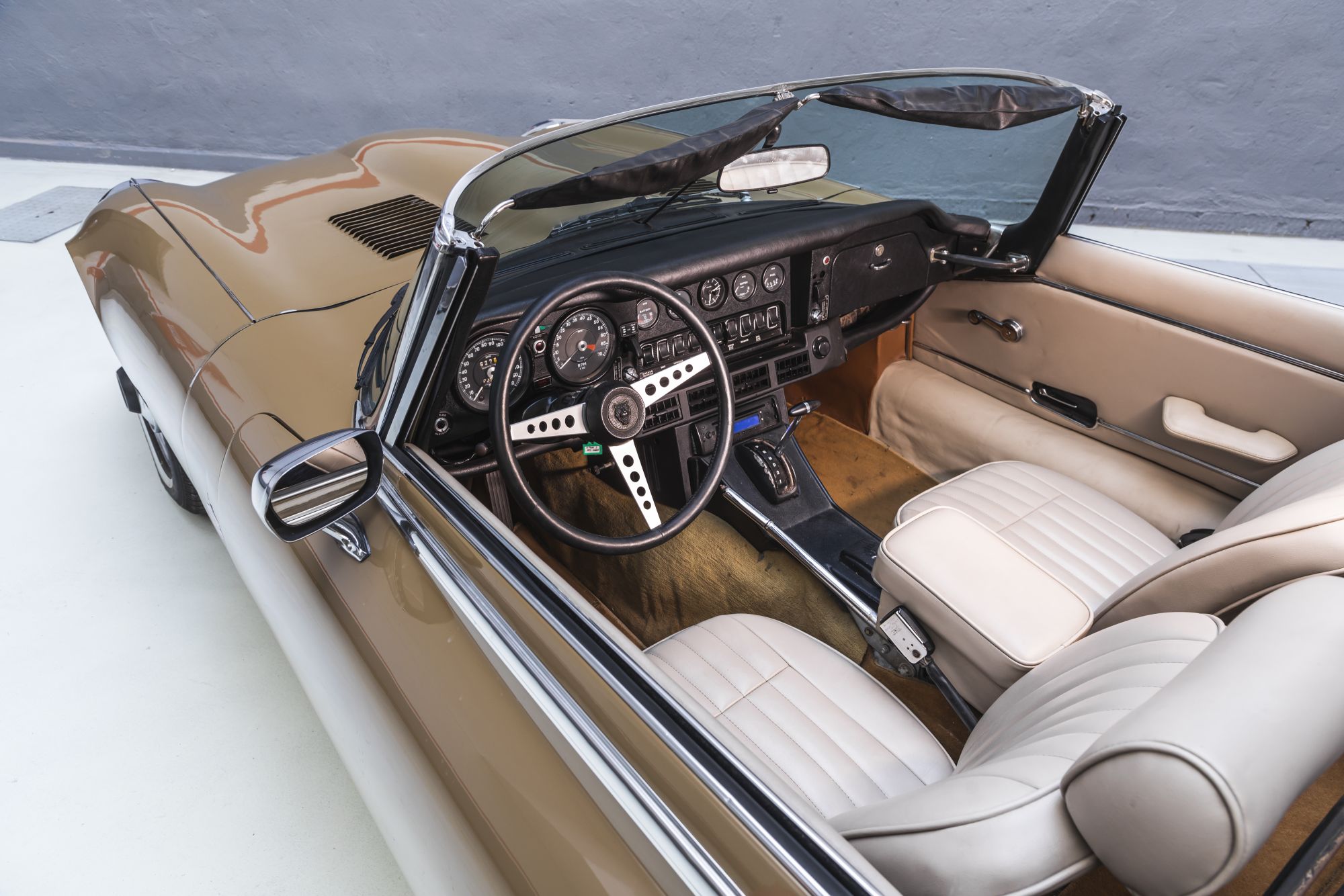 Jaguar E-type V12 - Auctomobile_16