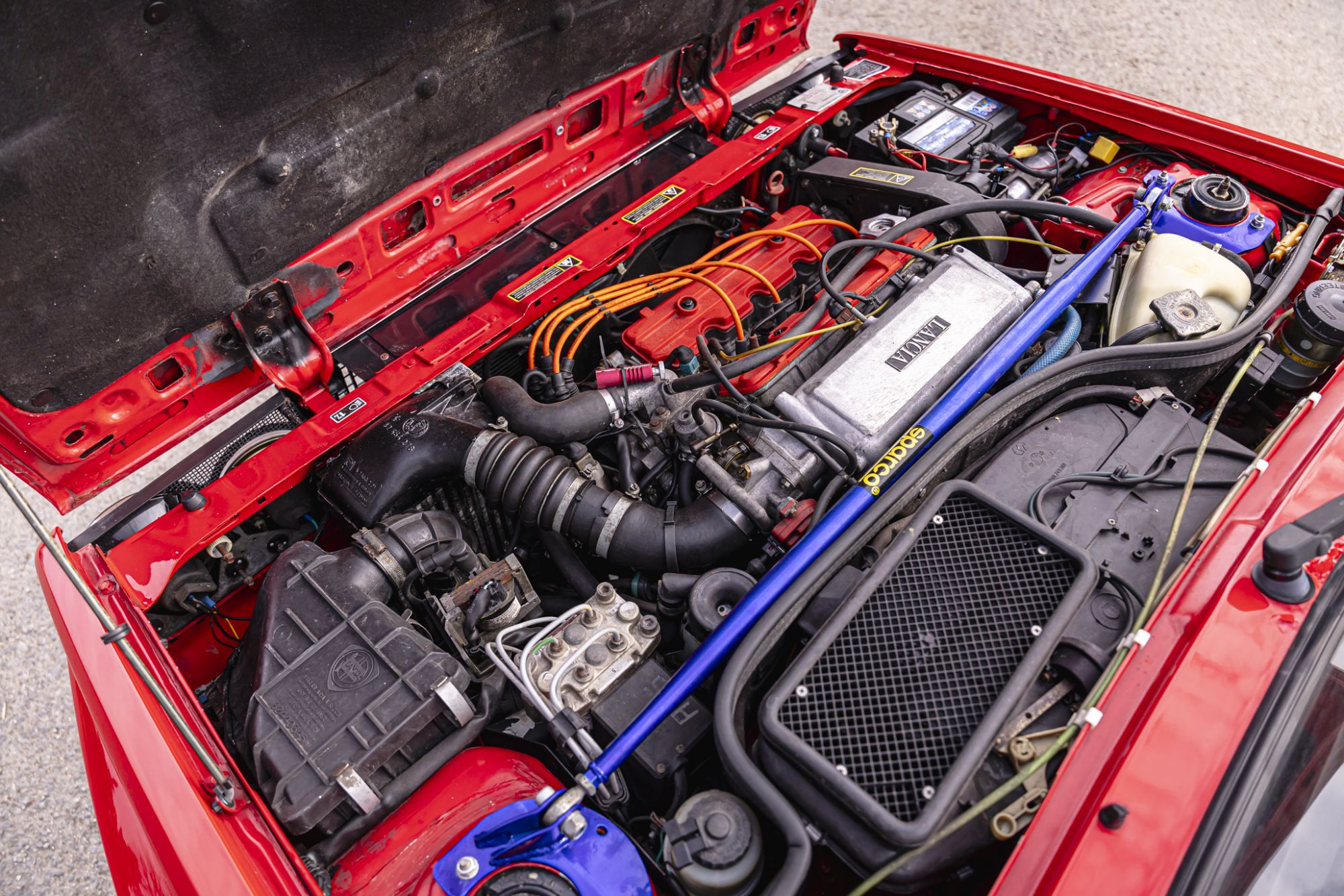 Lancia Delta Integrale 8V red_32