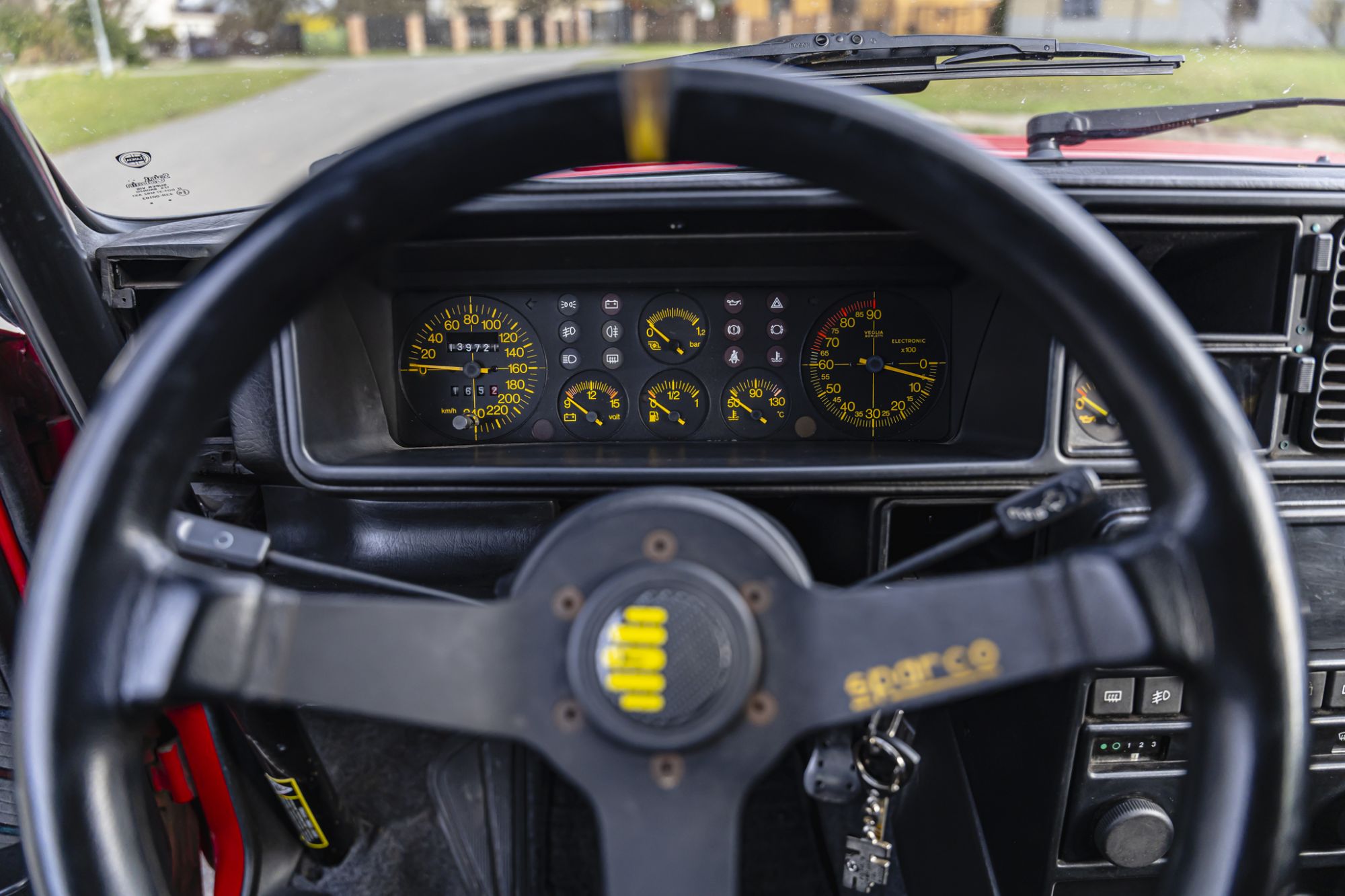 Lancia Delta Integrale 8V red_48