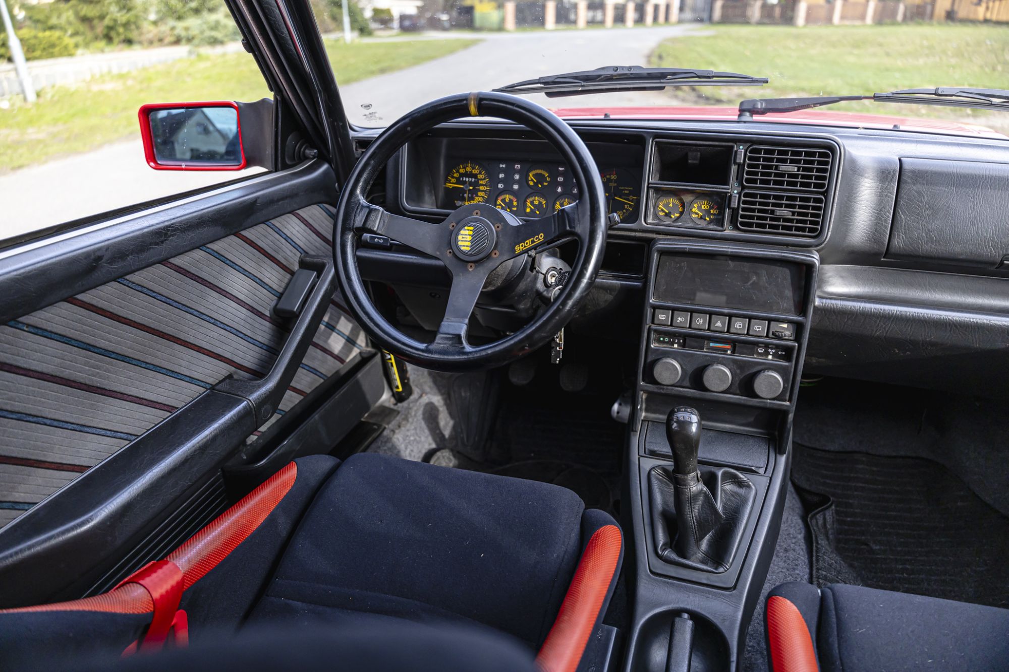 Lancia Delta Integrale 8V red_65