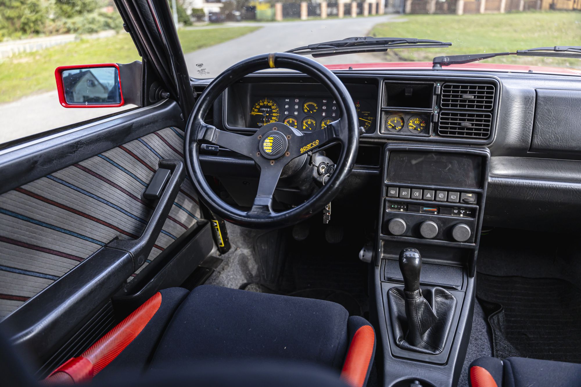 Lancia Delta Integrale 8V red_66