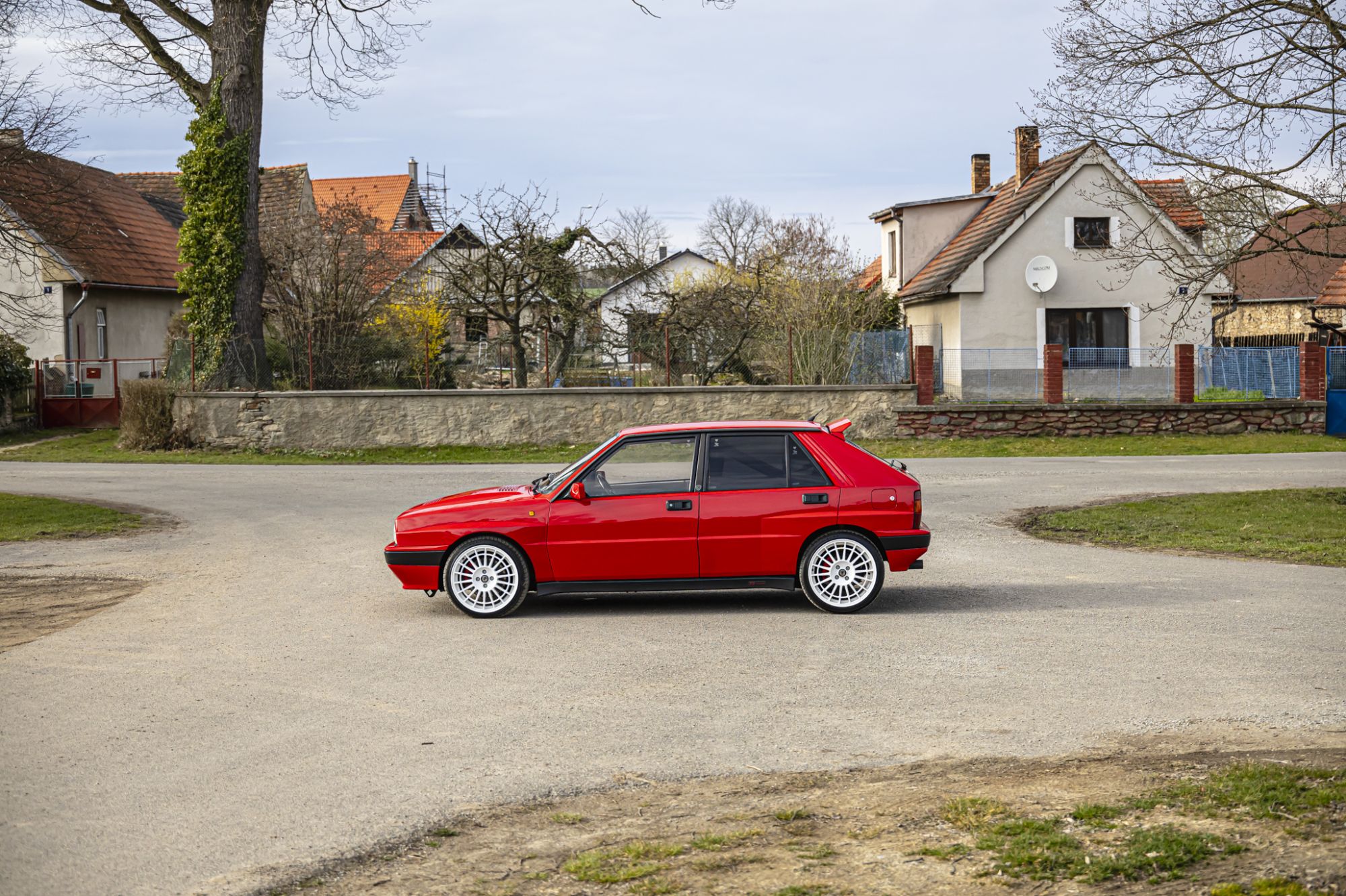 Lancia Delta Integrale 8V red_81