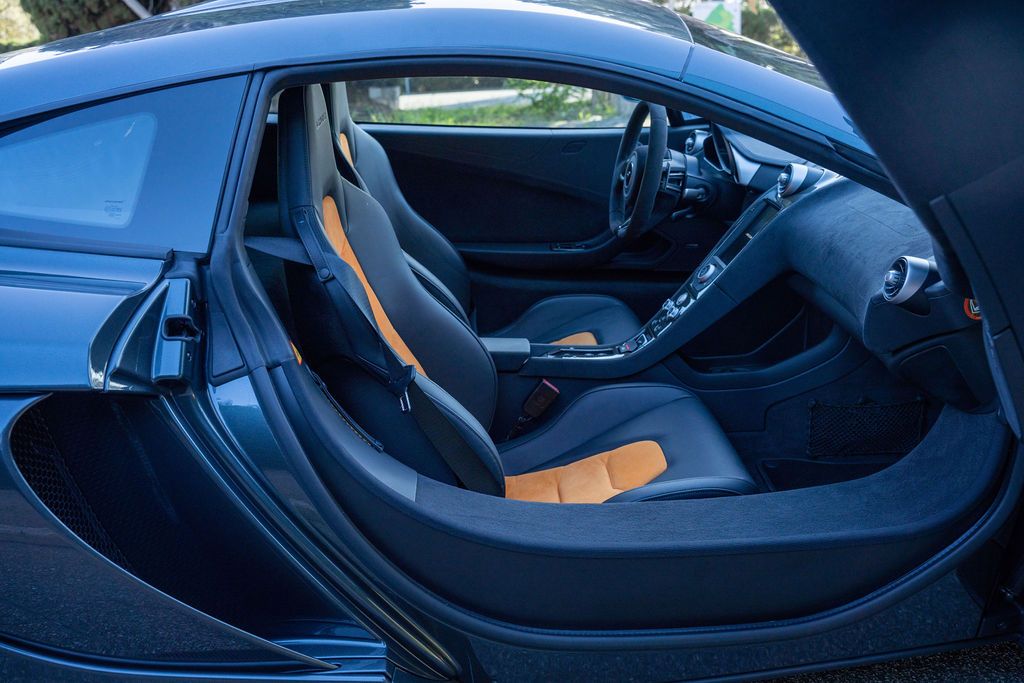 Linda_Azur_Photographer_McLaren_Le_Mans-23