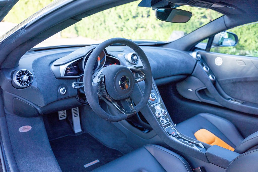 Linda_Azur_Photographer_McLaren_Le_Mans-36