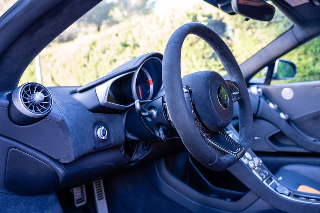 Linda_Azur_Photographer_McLaren_Le_Mans-50