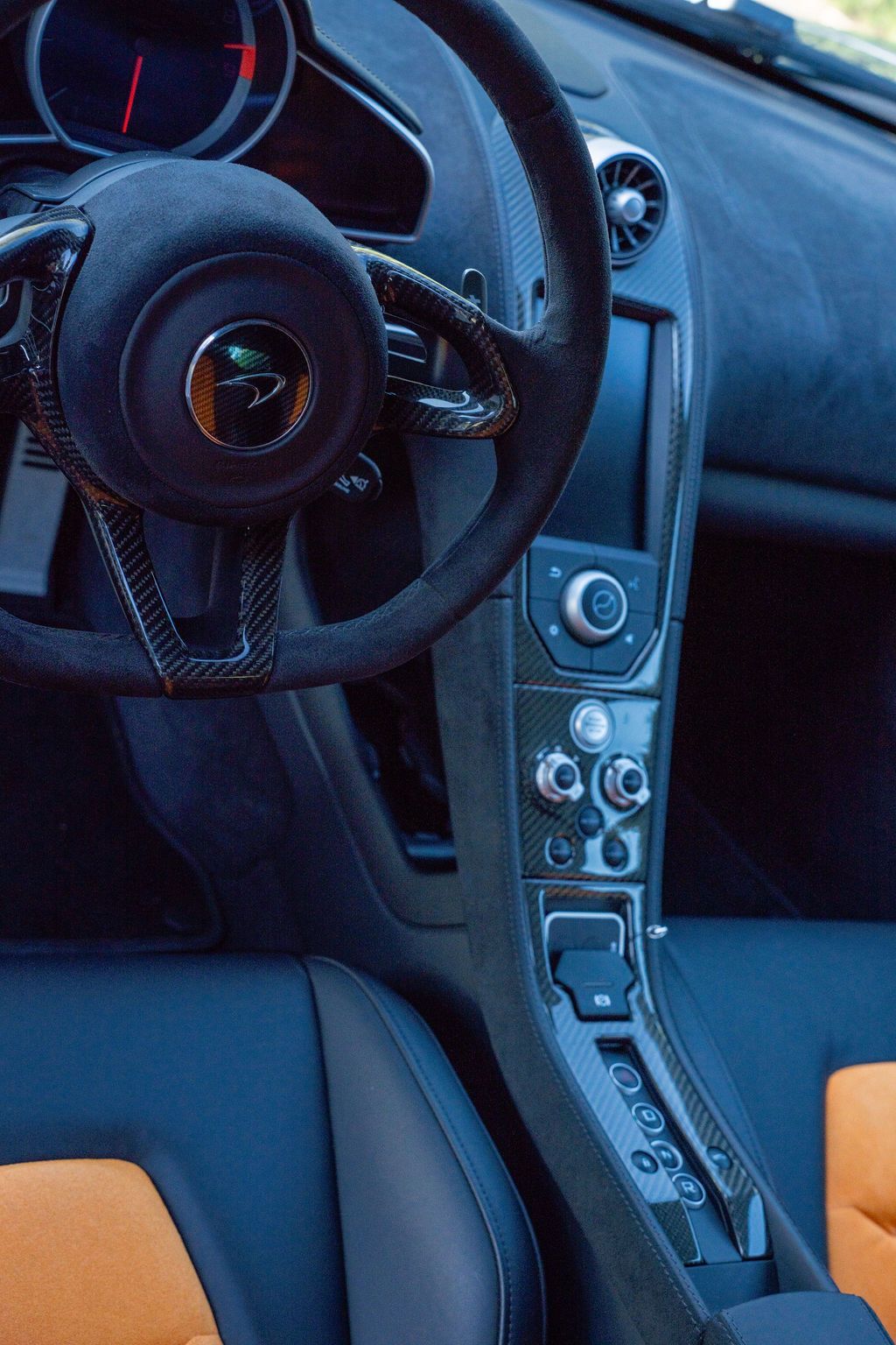 Linda_Azur_Photographer_McLaren_Le_Mans-53