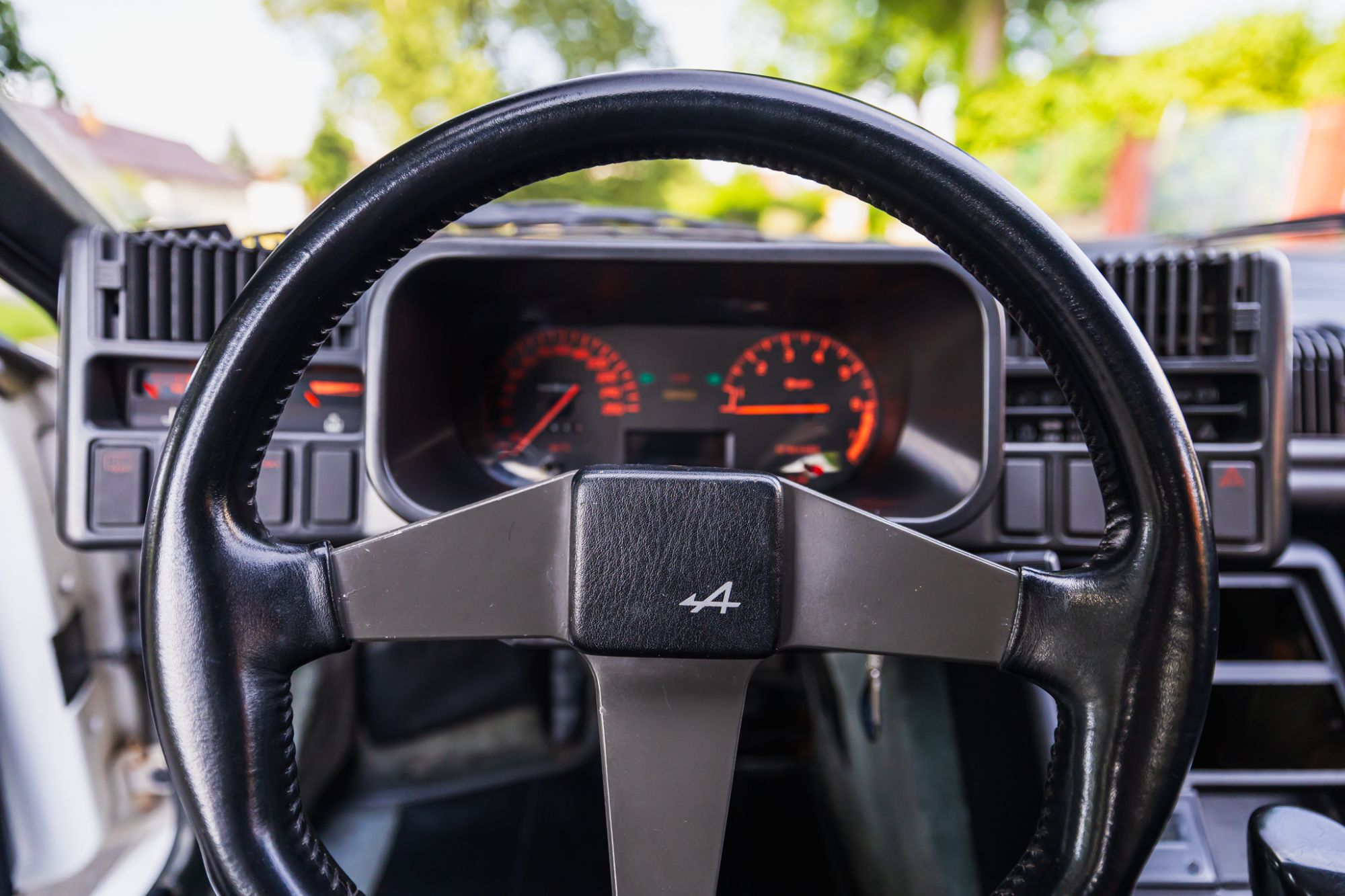 LOW_Alpina V6 GT_20.JPG