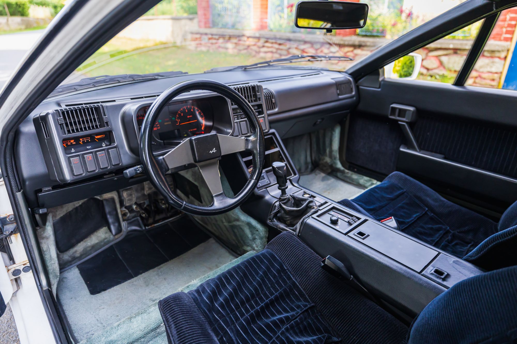 LOW_Alpina V6 GT_22.JPG