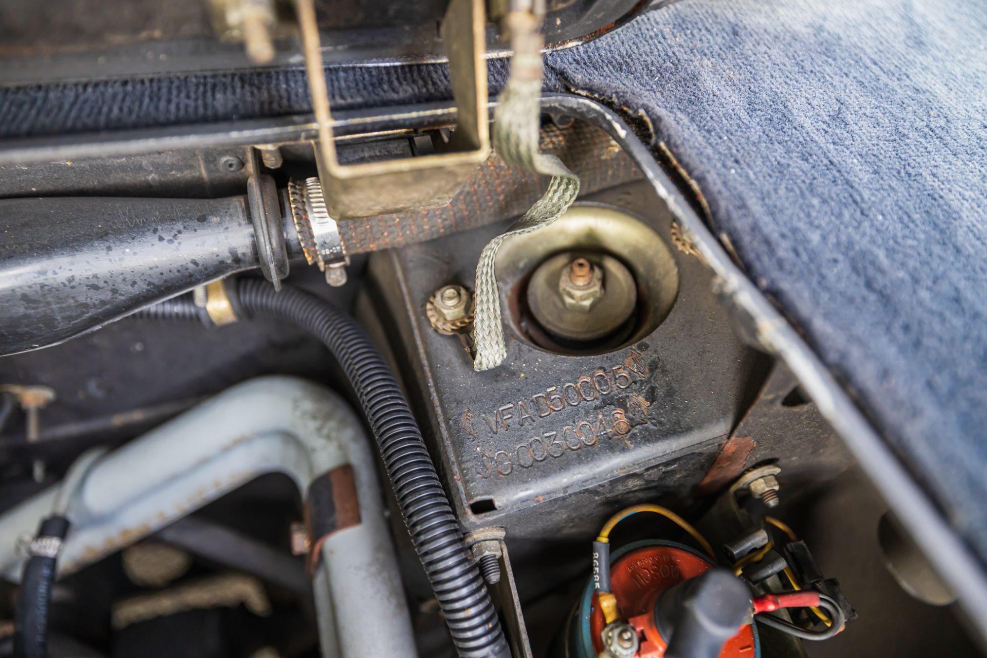 LOW_Alpina V6 GT_28.JPG