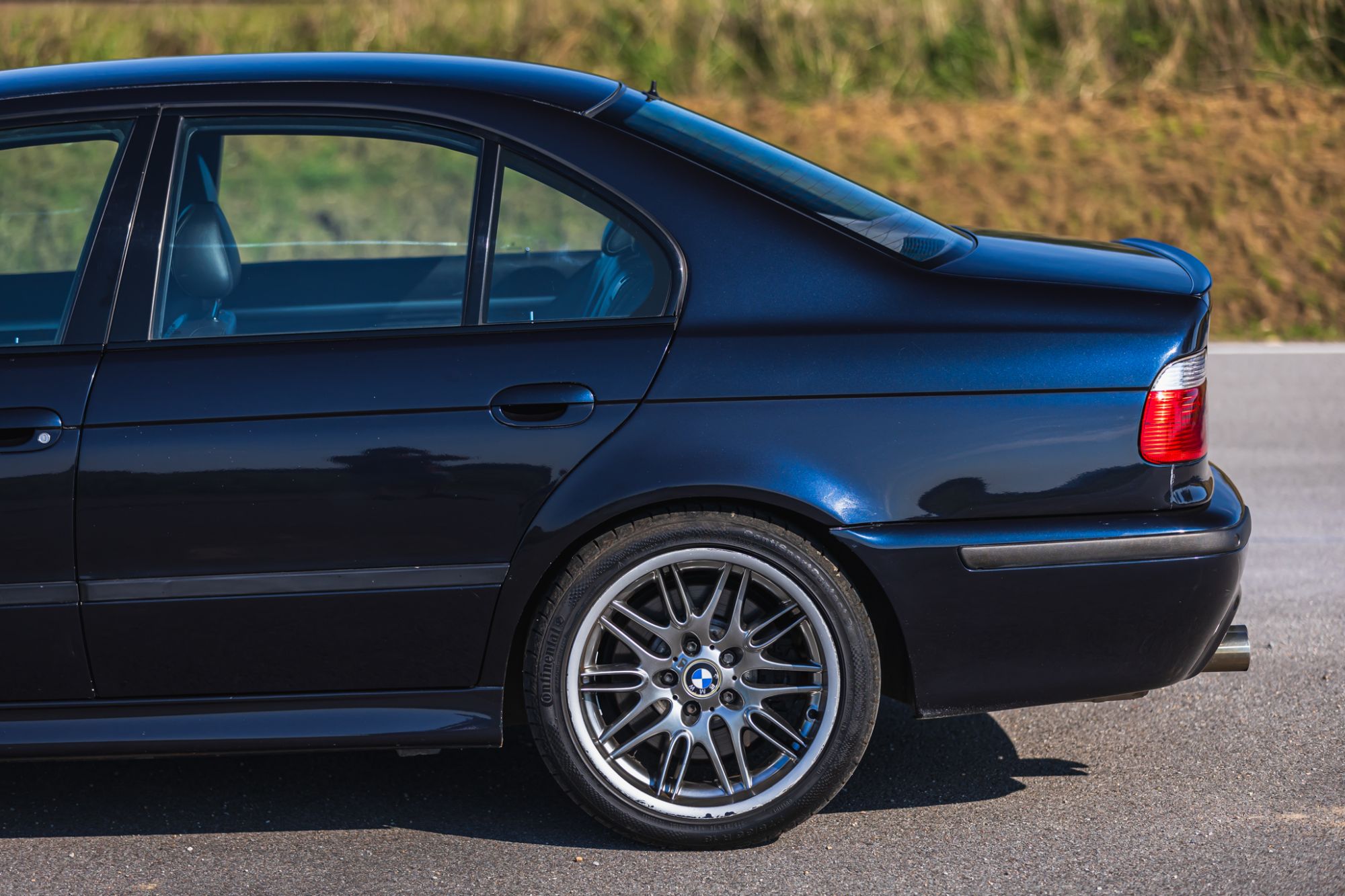 low_BMW M5 E39_24.JPG
