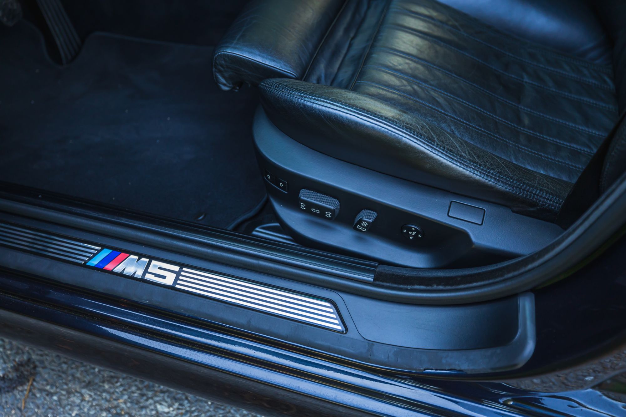 low_BMW M5 E39_41.JPG