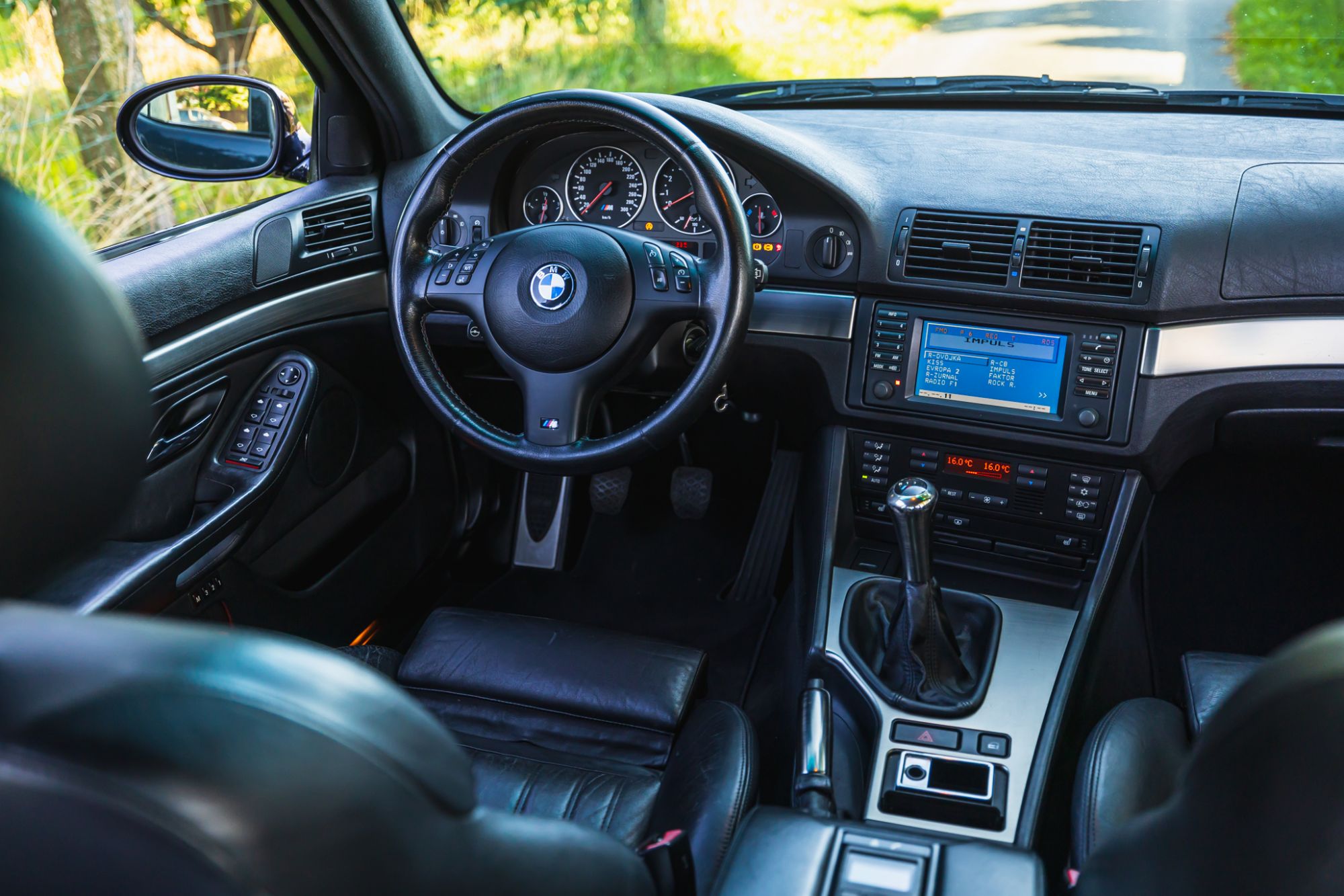 low_BMW M5 E39_56.JPG