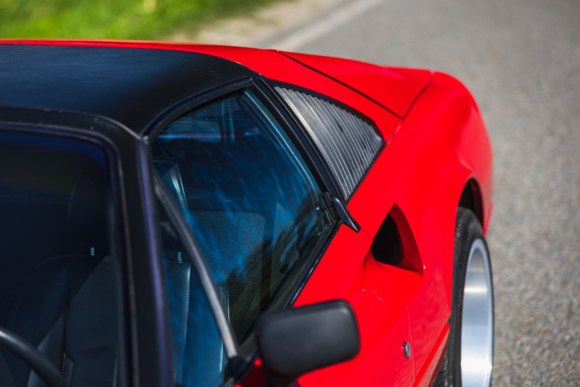 low_Ferrari 208 GTS_20.JPG