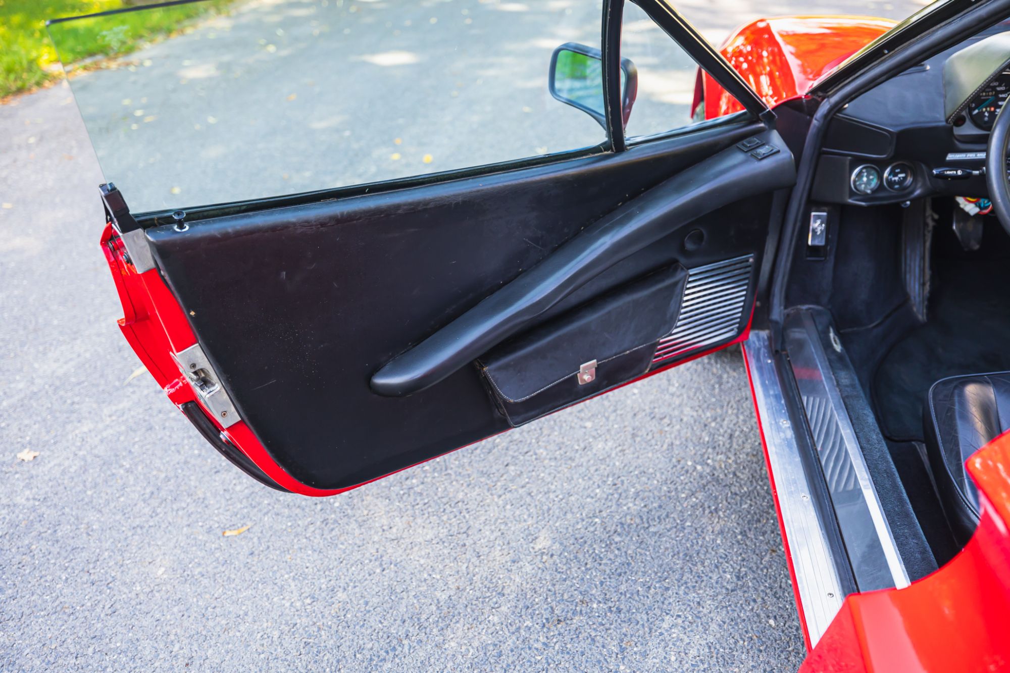 low_Ferrari 208 GTS_55.JPG