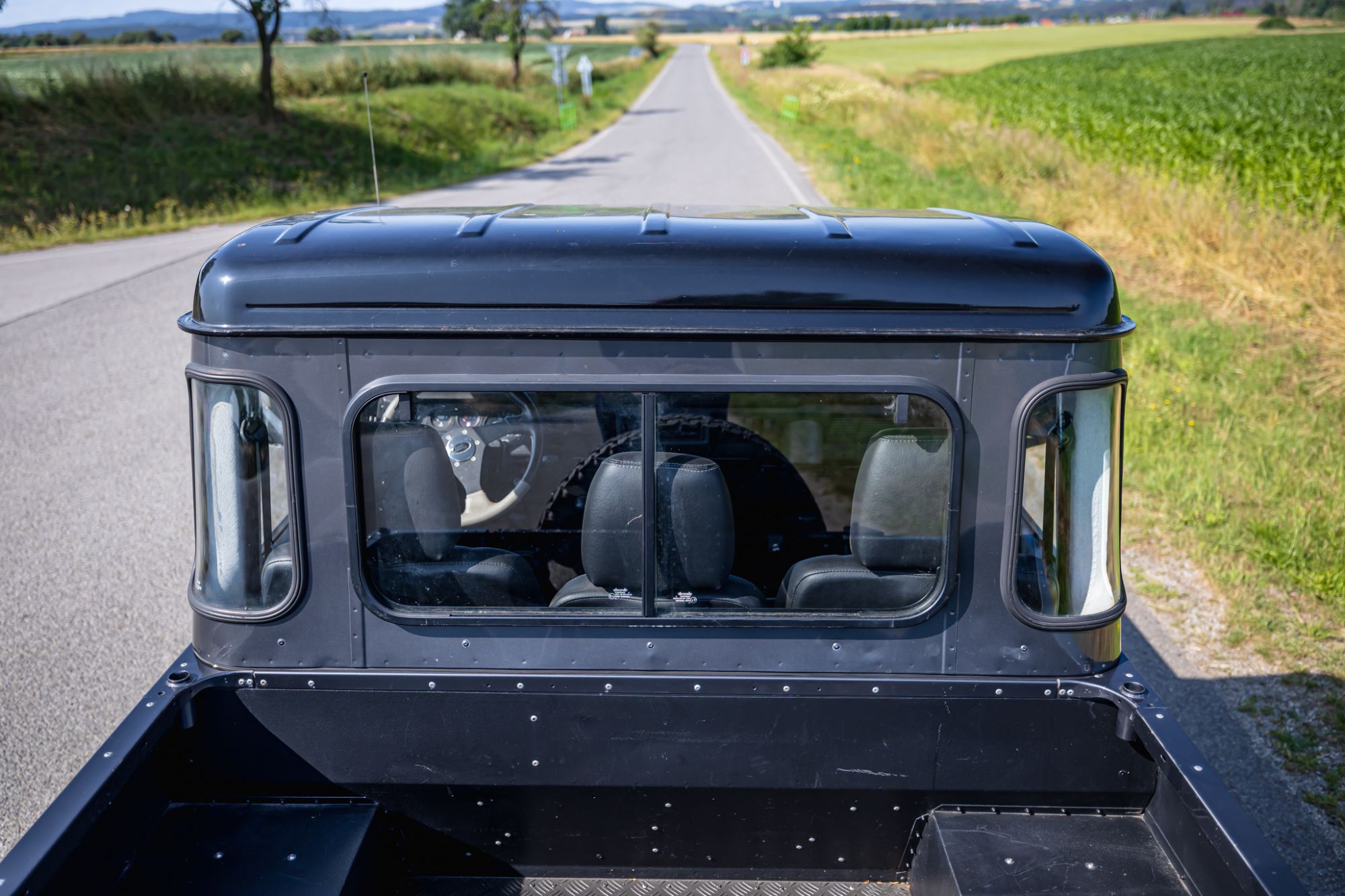 LOW Land Rover 90_2.JPG