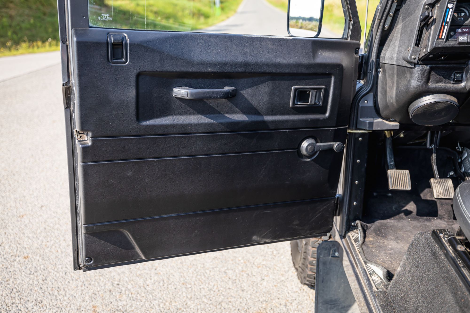 LOW Land Rover 90_21.JPG