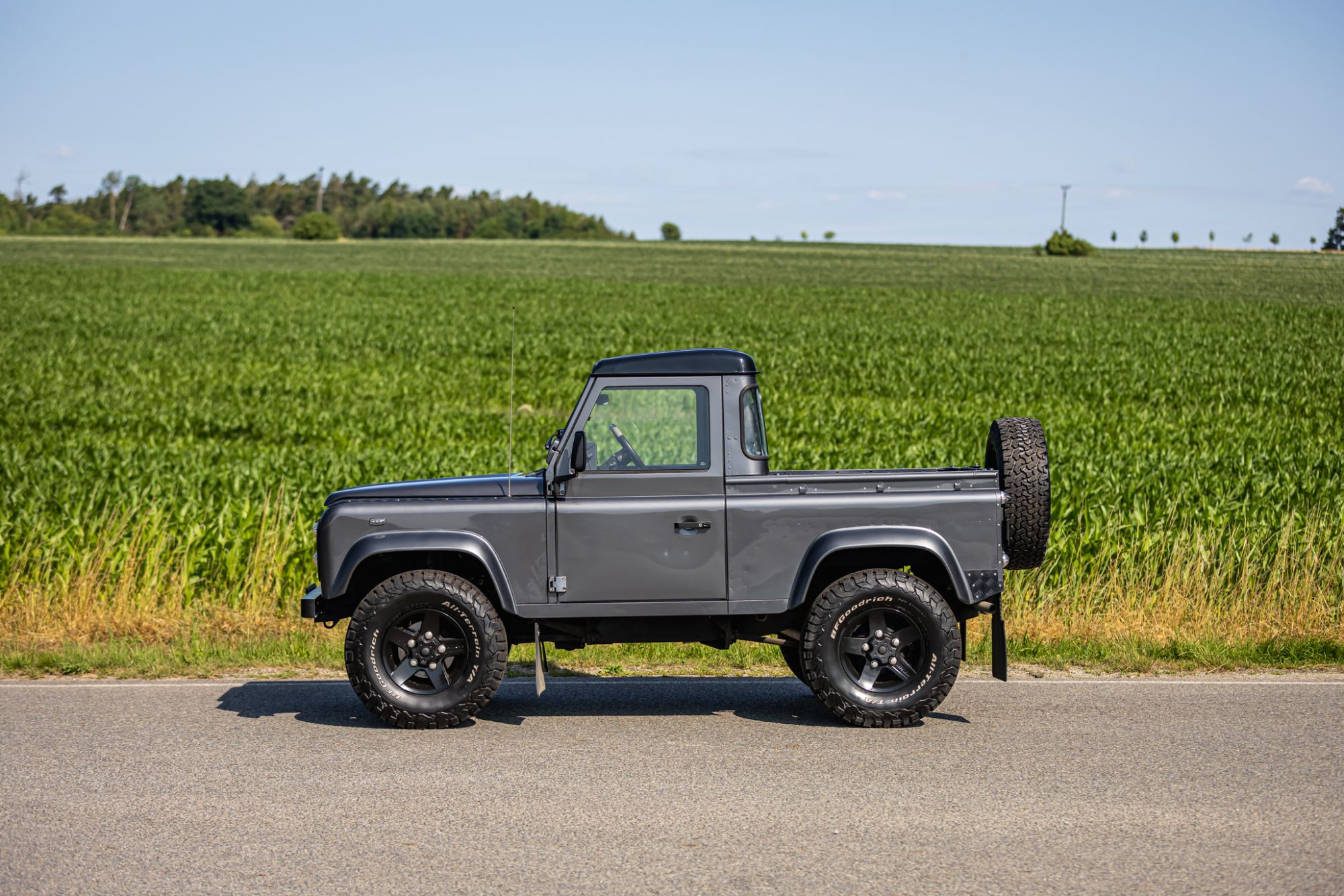 LOW Land Rover 90_25.JPG