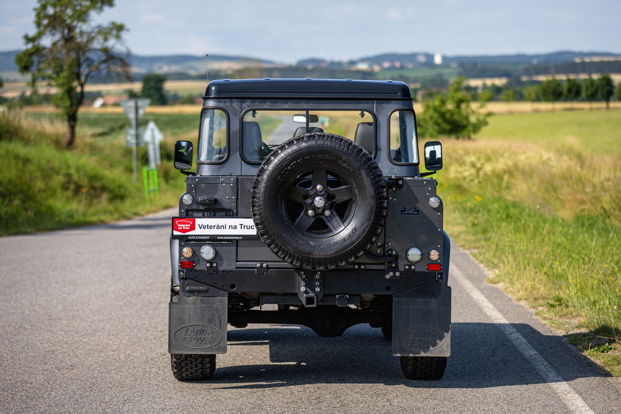 LOW Land Rover 90_31.JPG