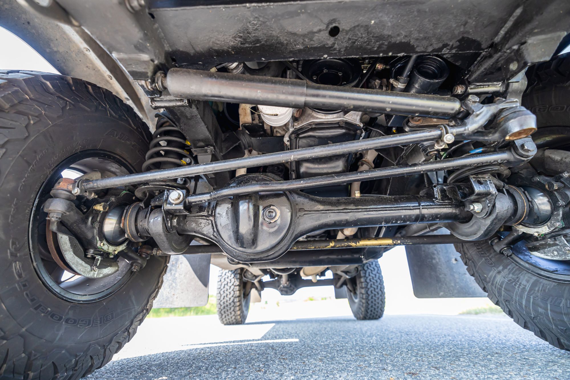 LOW Land Rover 90_60.JPG